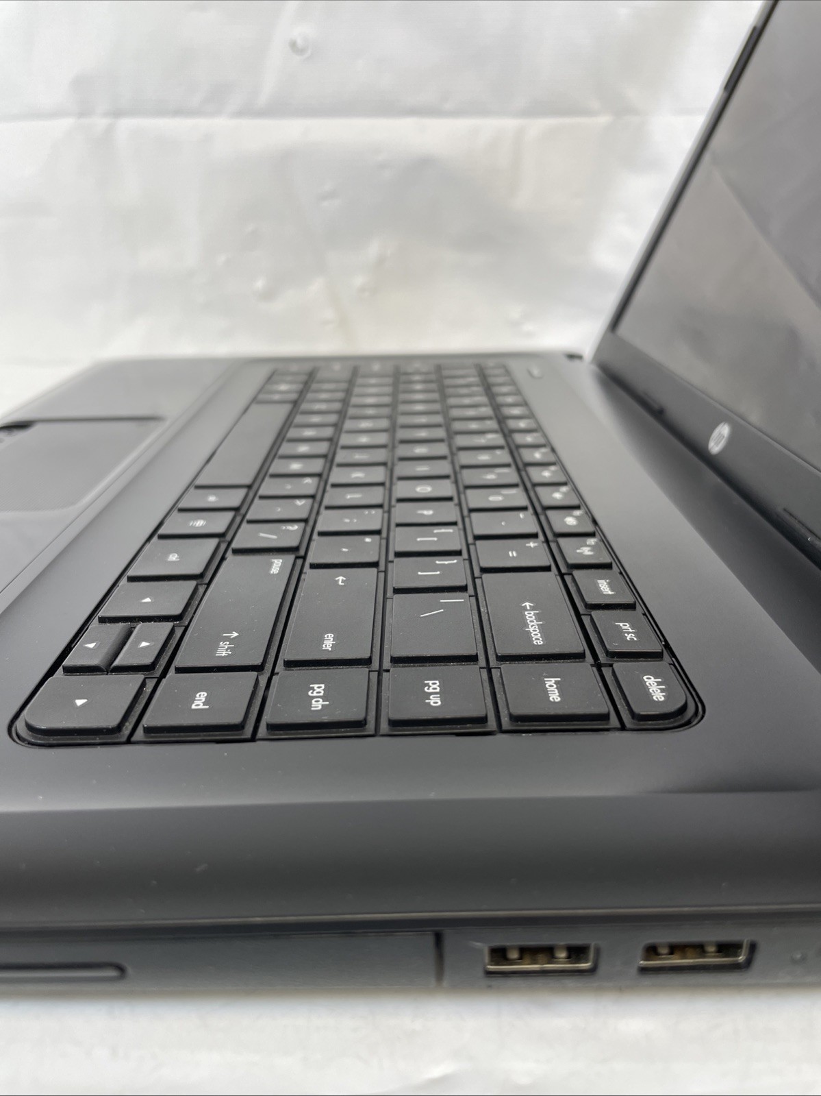 HP 2000-2A10NR Notebook 15″ AMD E1-1200 1.4GHz 4GB RAM 320GB HDD Windows 10