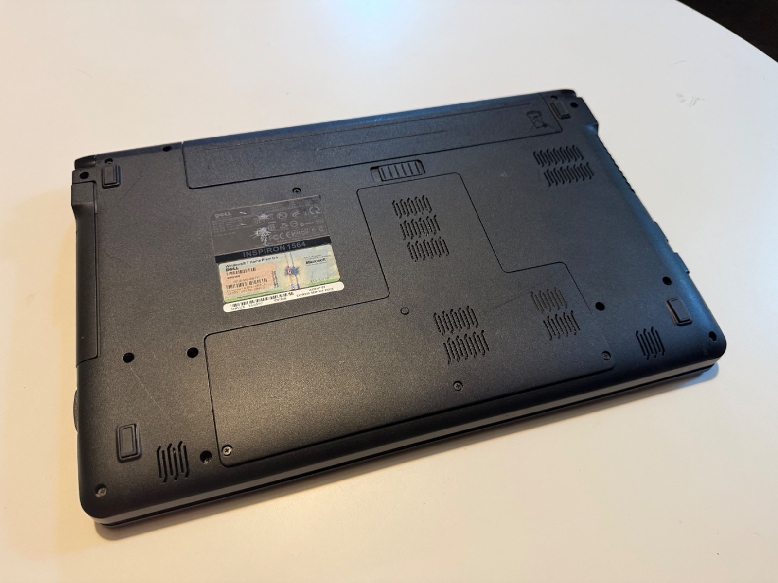 DELL INSPIRON 1564 – INTEL I3 – 4GB RAM – BROKEN SCREEN, NO HDD – FOR PARTS!