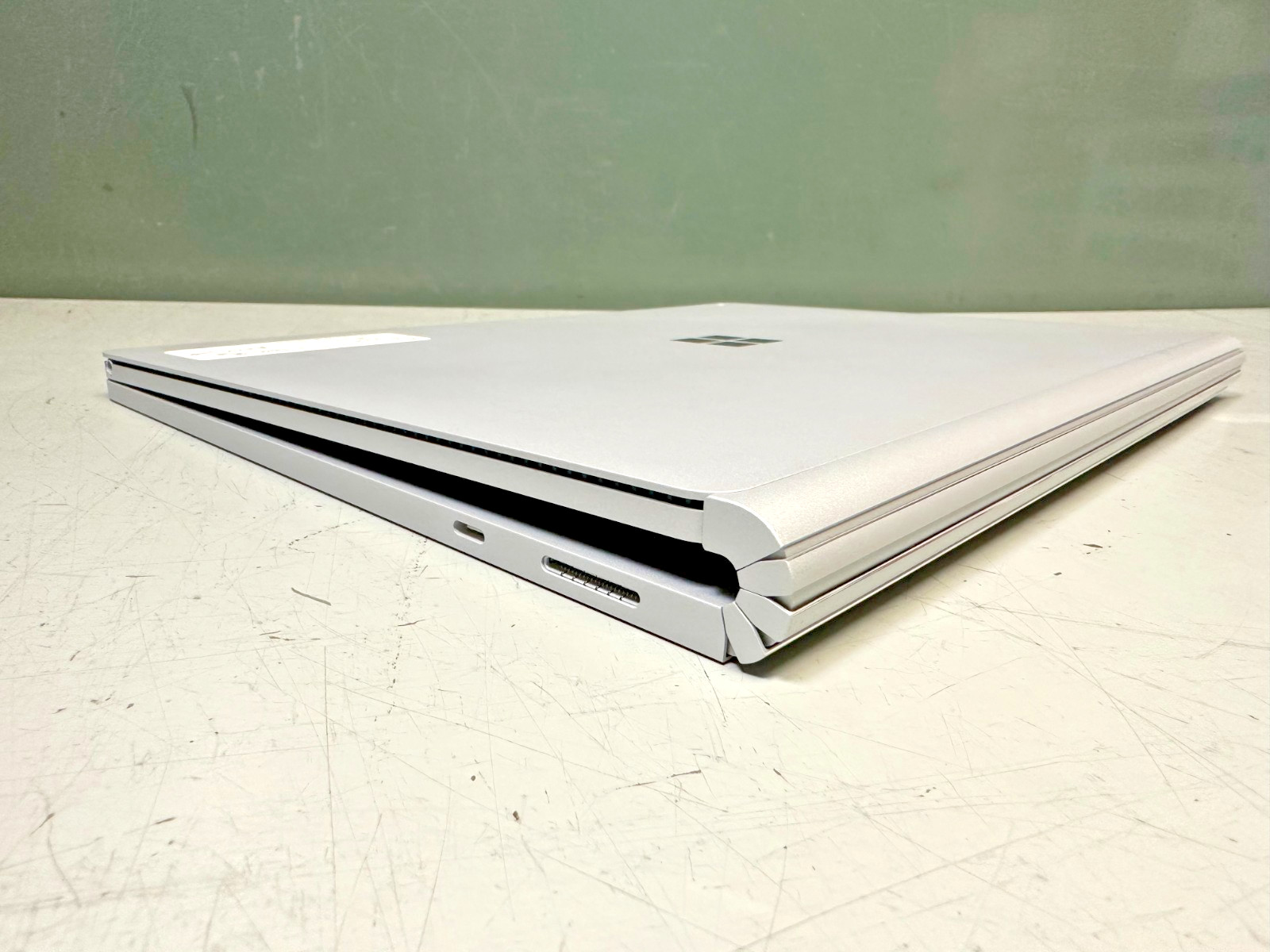 SURFACE BOOK 2 13.5″ TOUCH – i5-8350U | 8GB RAM | 256GB SSD | INTEL UHD | WIN 10