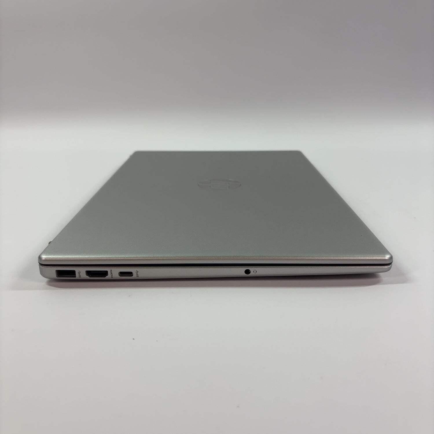 HP Laptop 15-FD0153WM 15.6″ Core 5 120U 1.4GHz 8GB RAM 512GB SSD