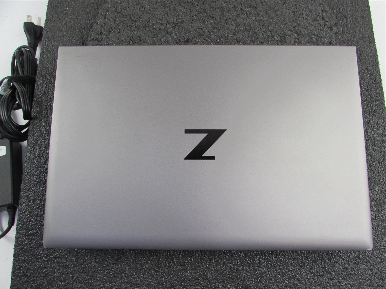 HP ZBOOK FIREFLY 14 (G7) 1920X1080 FHD I5-10310U 512GB SSD 16GB RAM NO O.S