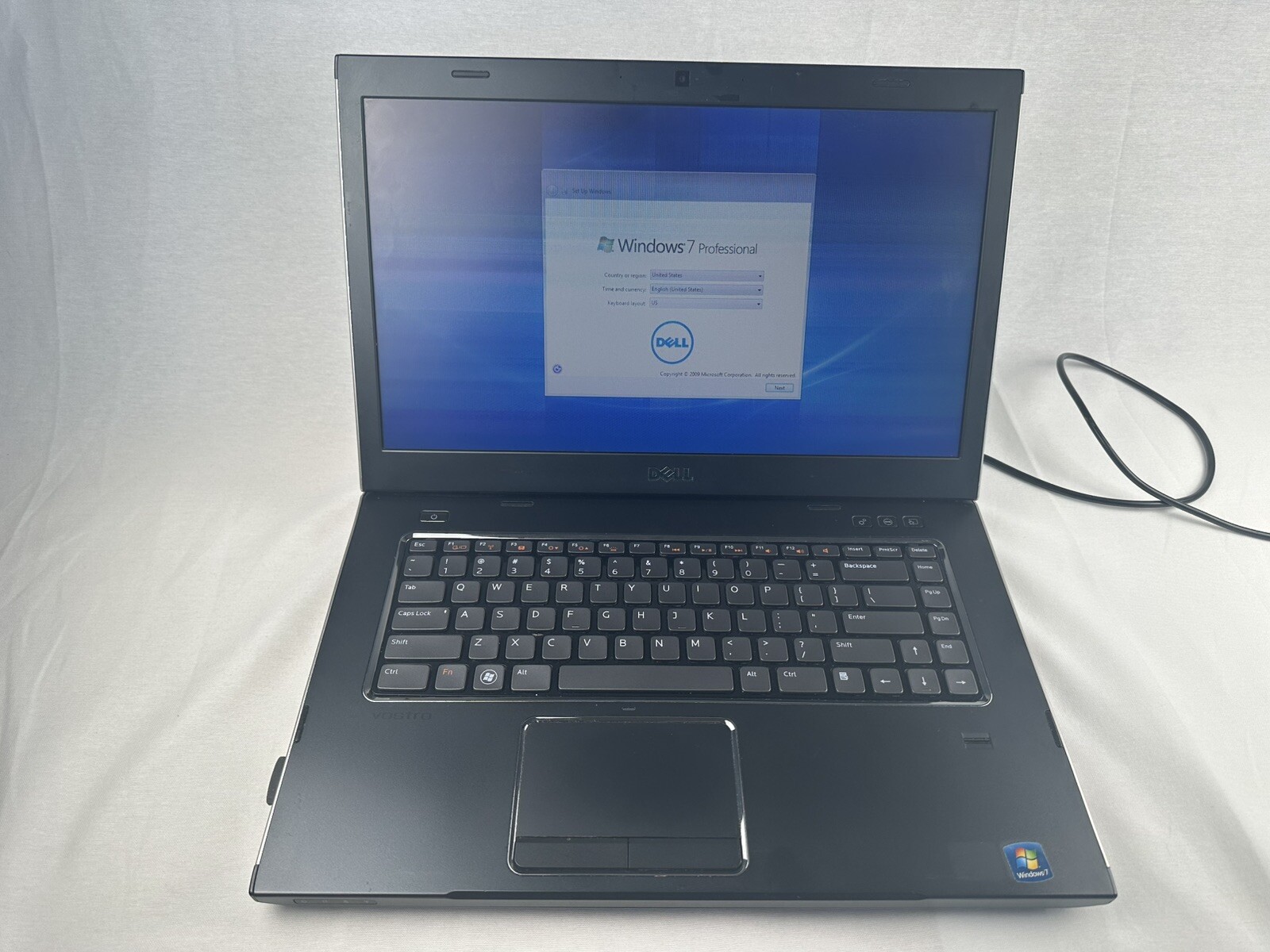 Dell Vostro 3550 – 15.6” i5-2450M 2.50GHz, 4GB RAM, 320GB HDD, Win 7 – Read Desp