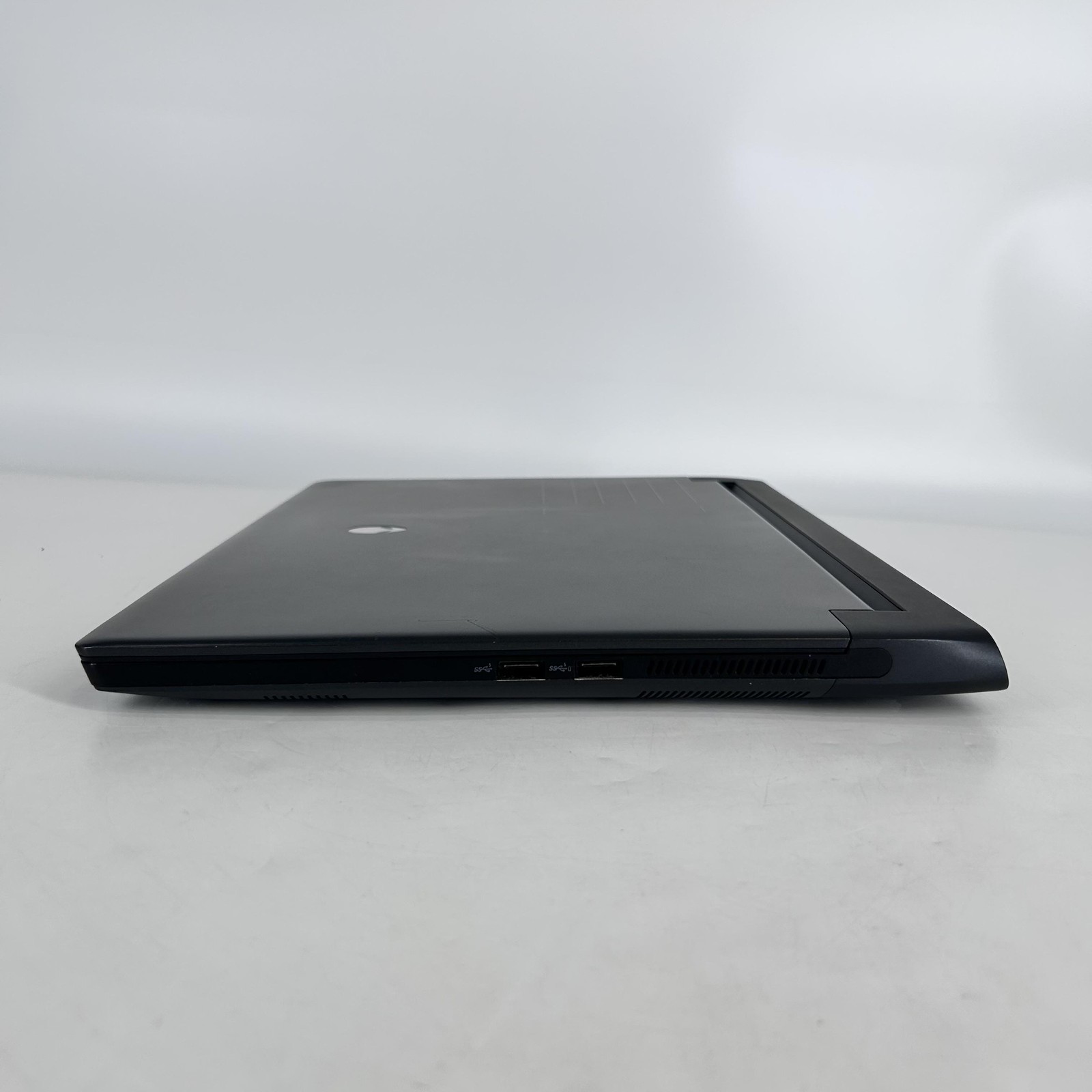 Dell Alienware m15 R5 165Hz FHD 3.2 GHz Ryzen 7 5800H 32GB 1TB SSD RTX 3060 Good