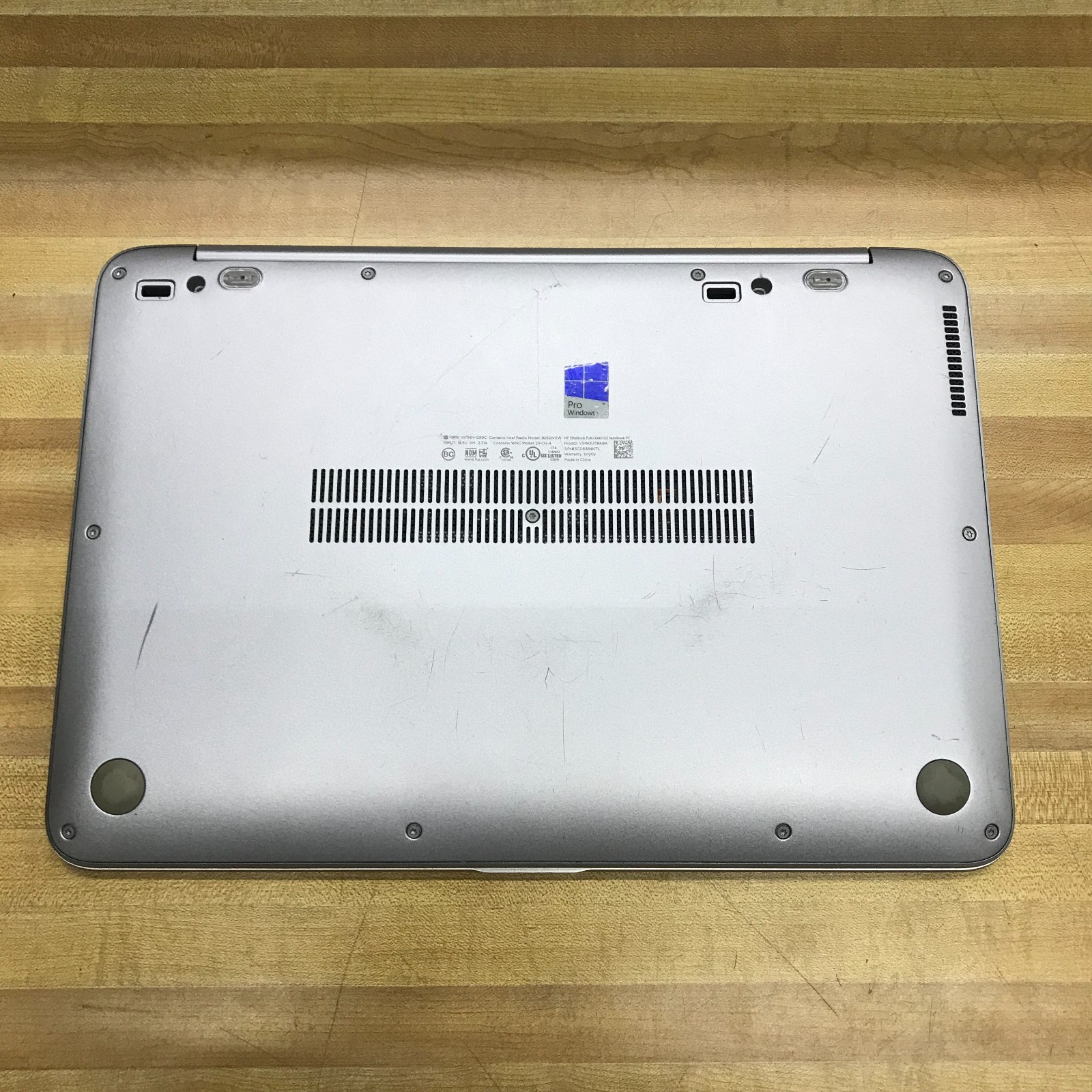 HP EliteBook Folio 1040 G3 14″ i5-6200U 2.3GHz 8GB 256GB SSD (Windows 11 Pro)