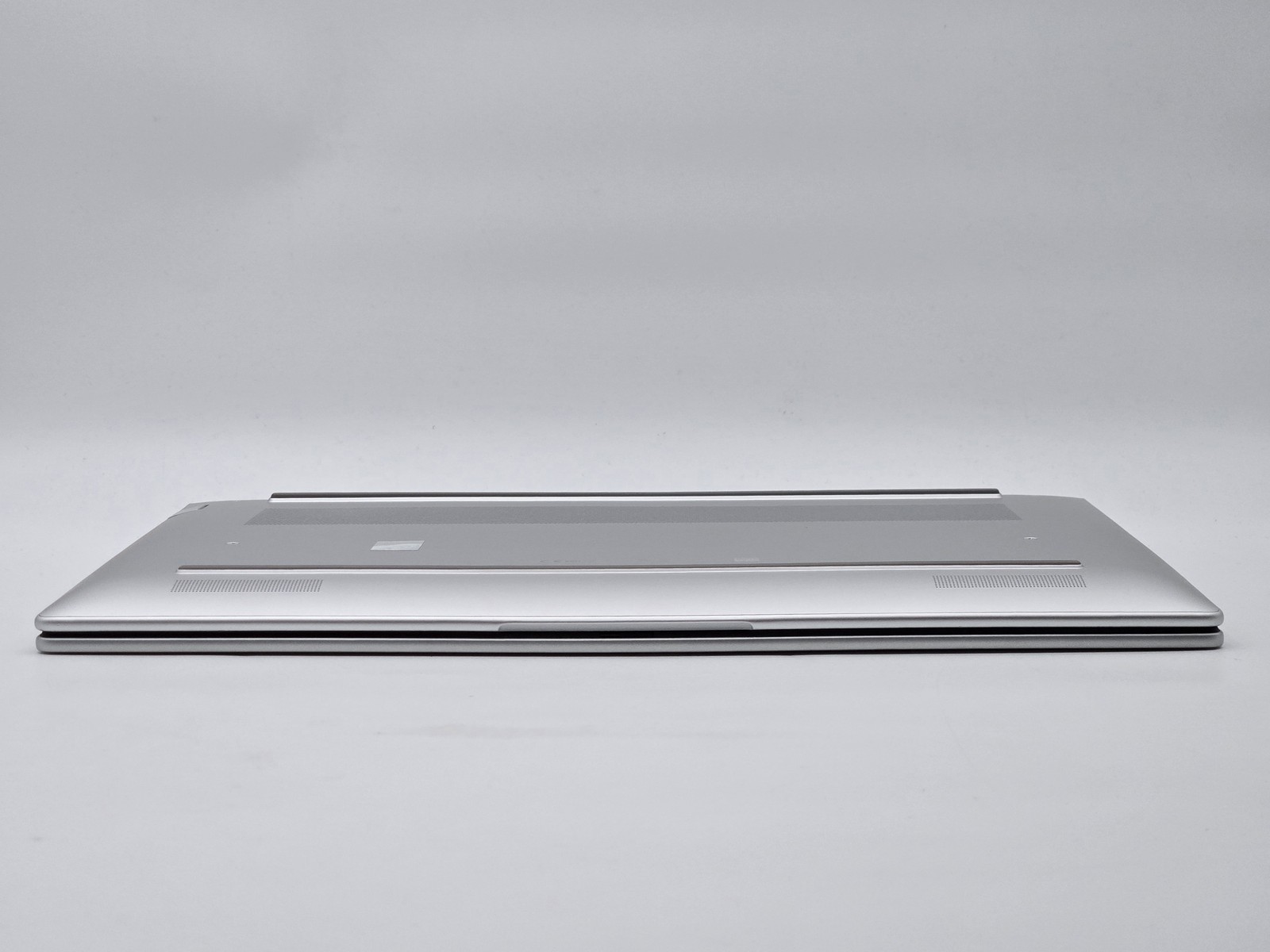 HP EliteBook 660 G11 16″ FHD+ ULTRA 7 165H 512GB 32GB W11P RTX 2050 4G LTE