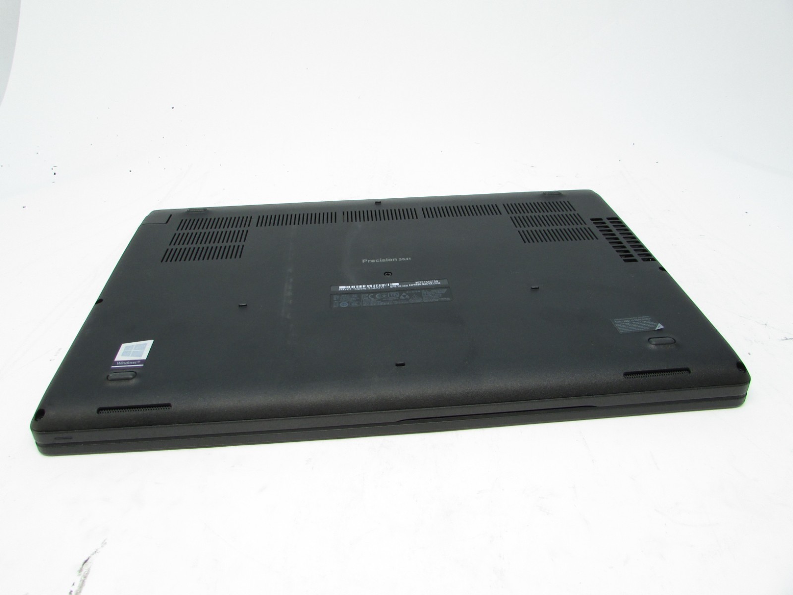 Dell Precision 3541 15.6″ i7-9850H 2.6GHz 16GB RAM Quadro P620 No OS/SSD/AC