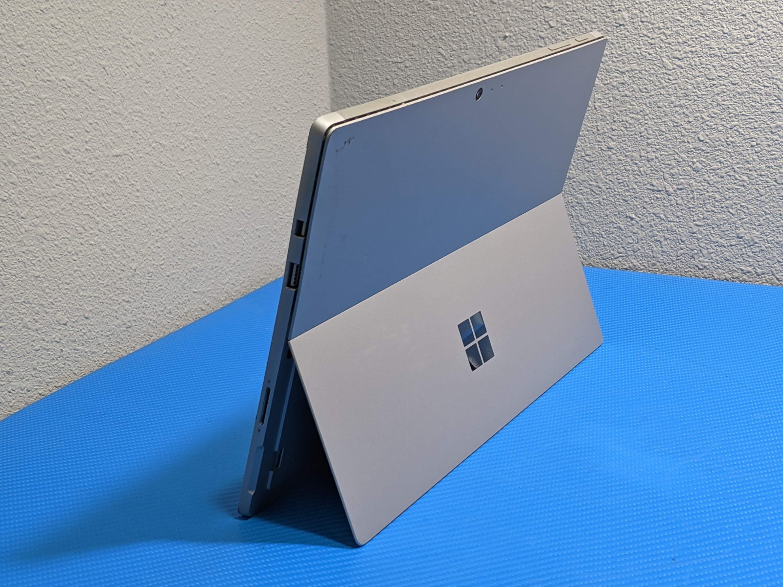 MS Surface Pro 5 1796 12.3″ 2736×1824 TOUCH i5-7300U 2.6GHz 8GB 256GB SSD AS-IS