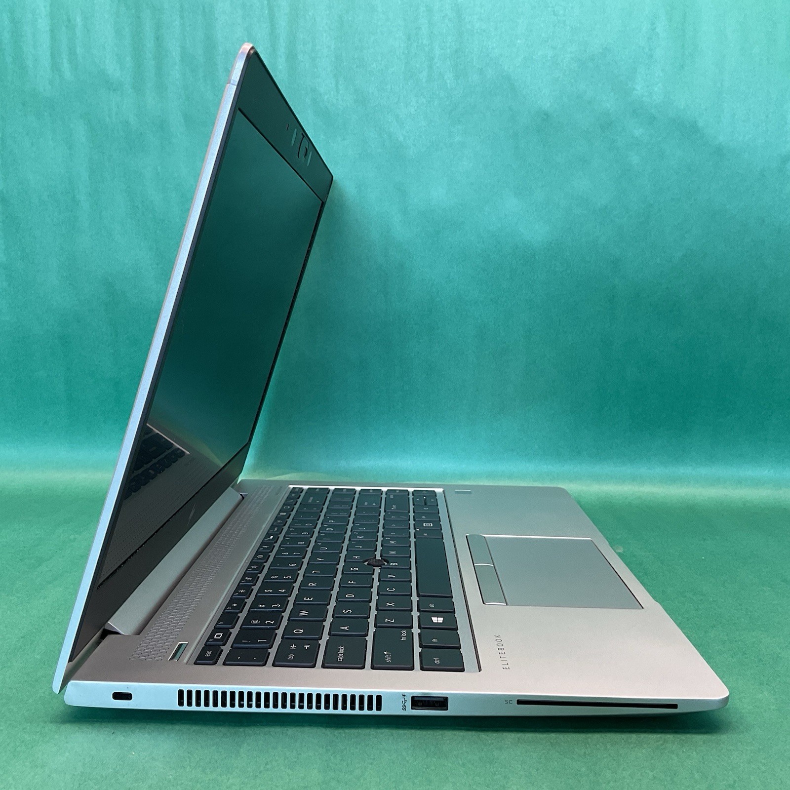 HP Elitebook 745 G5 AMD Ryzen 7 Pro 2700U – Powers On – NO HARD DRIVE- Untested