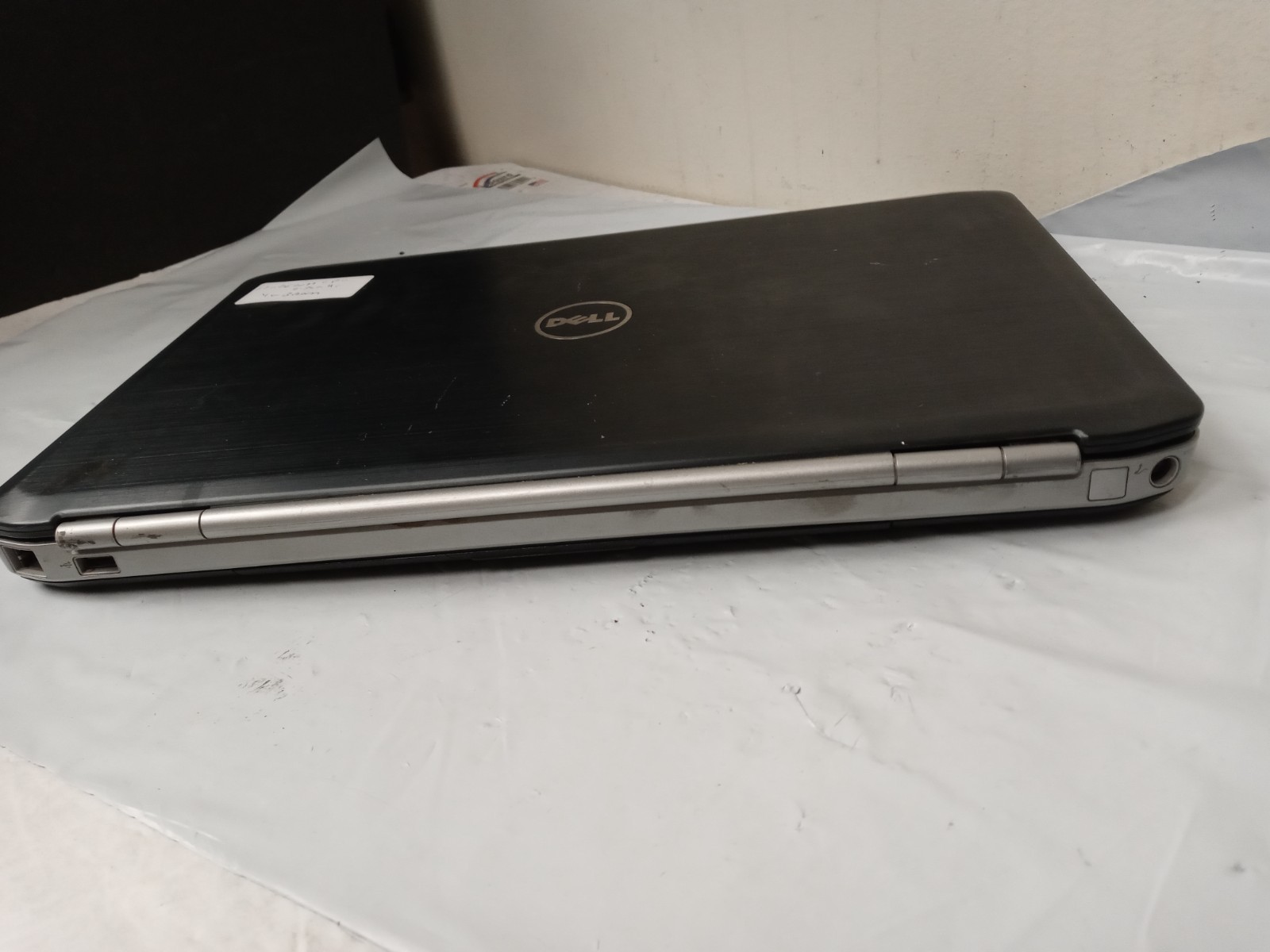 Dell Latitude E5520 i7-2620M CPU@2.7GHz 4GB RAM 0 GB HDD NoOS NO AC-ADAPTER