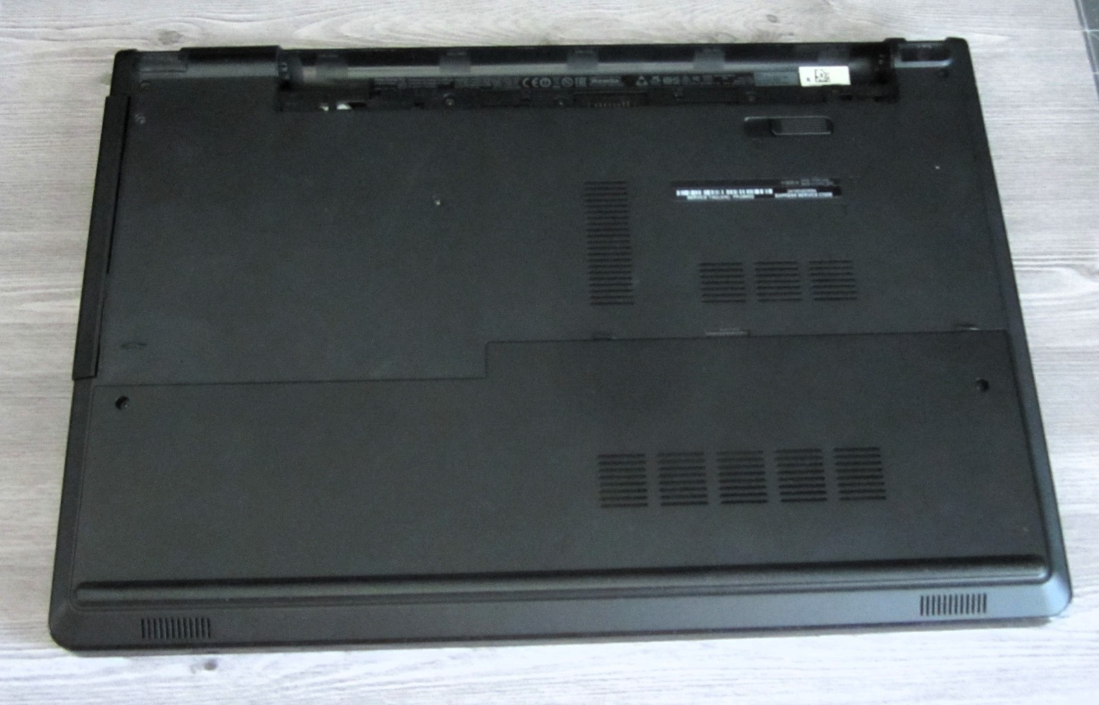 DELL INSPIRON 5555 15.6″ Laptop-AMD A8-7410 2.20ghz, Radeon, Touchscreen*No HDD*