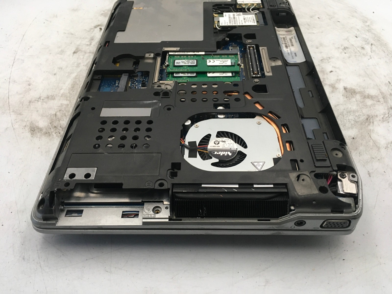 DELL LATITUDE E6330 – FOR PARTS / NO LCD – INTEL CORE I7 – READ DESCRIPTION – BB