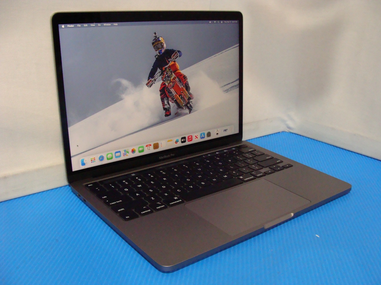Apple MacBook Pro 13″ (2020) A2251/BTO i7-1068NG7 2.3GHz 32GB 512GB Sequoia +PA