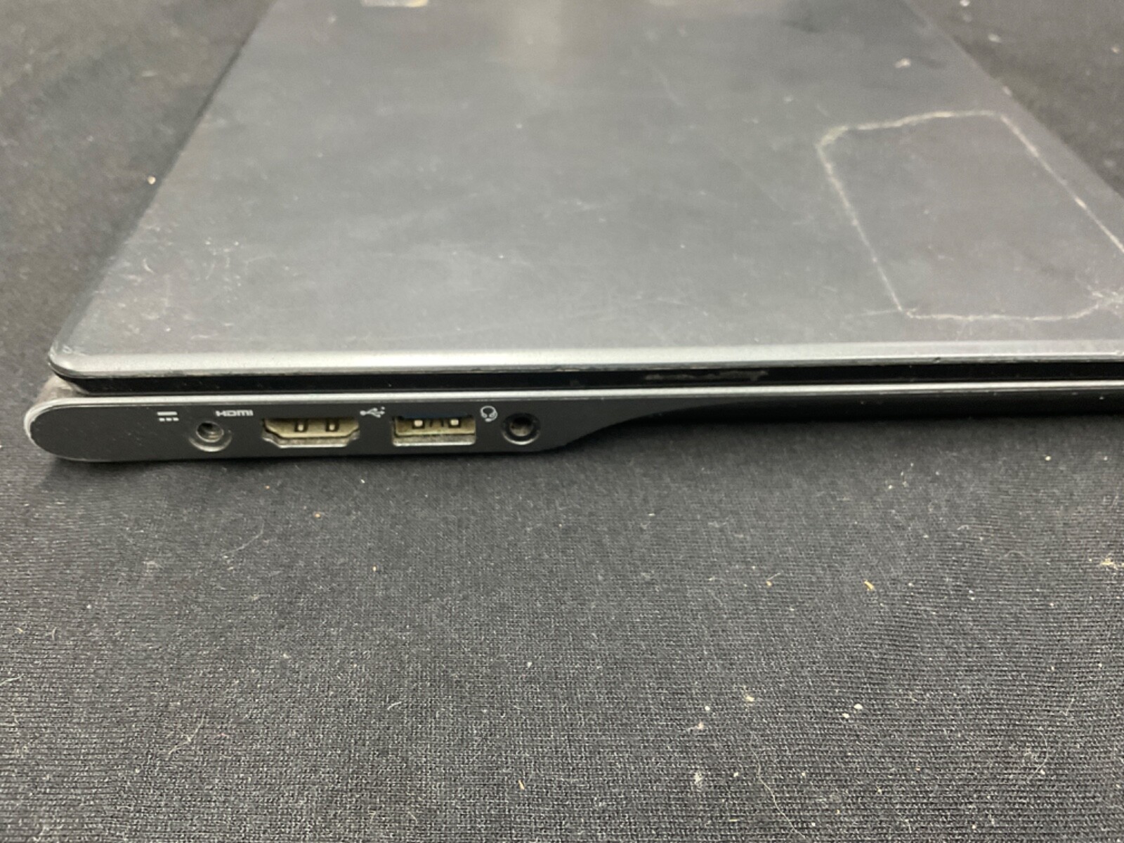 Acer ChromeBook C720 ZHN 11.6 16GB SSD Celeron 2955u 1.40GHz 2GB RAM WiFi