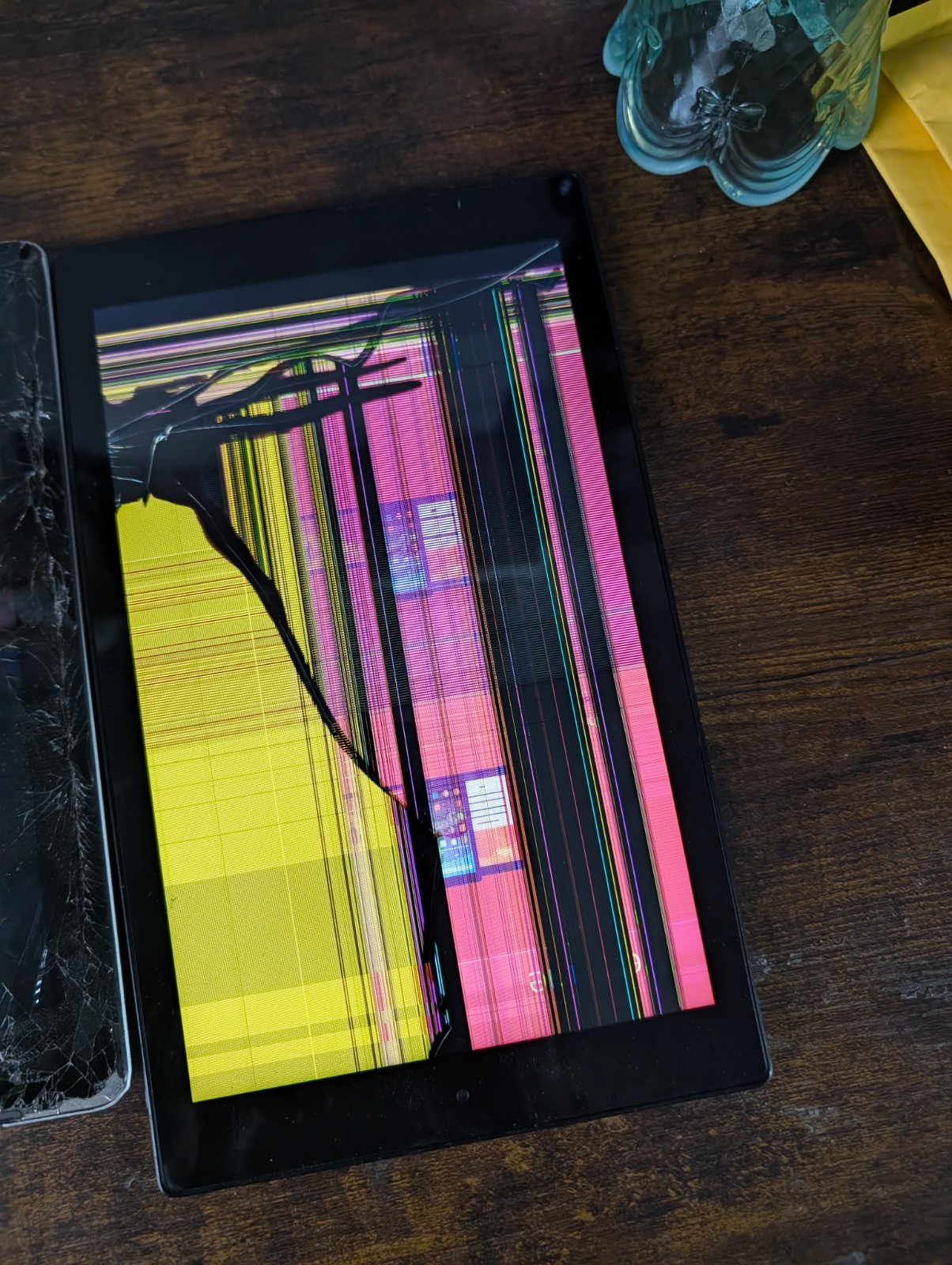 HP 14c-ca0053dxnr Chromebook, iPad 3rd Gen , Amazon 10″ 5th Gen Cracked Screens