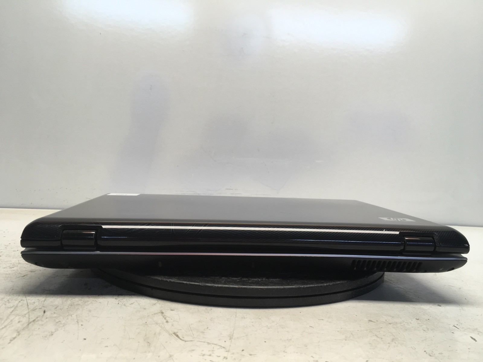 HP Pavilion DV6704NR AMD Athlon 64 X2 TK-57 1900MHz 2 GB NO HDD Dim Screen