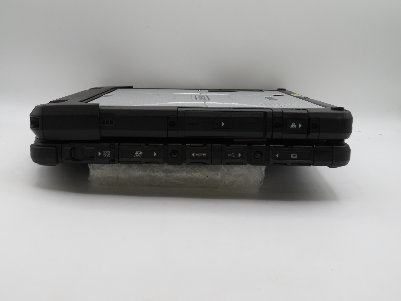 Panasonic CF-33 Toughbook i7-7600U@2.8 | 16/256GB SSD | 12″ Touch | No OS/AC