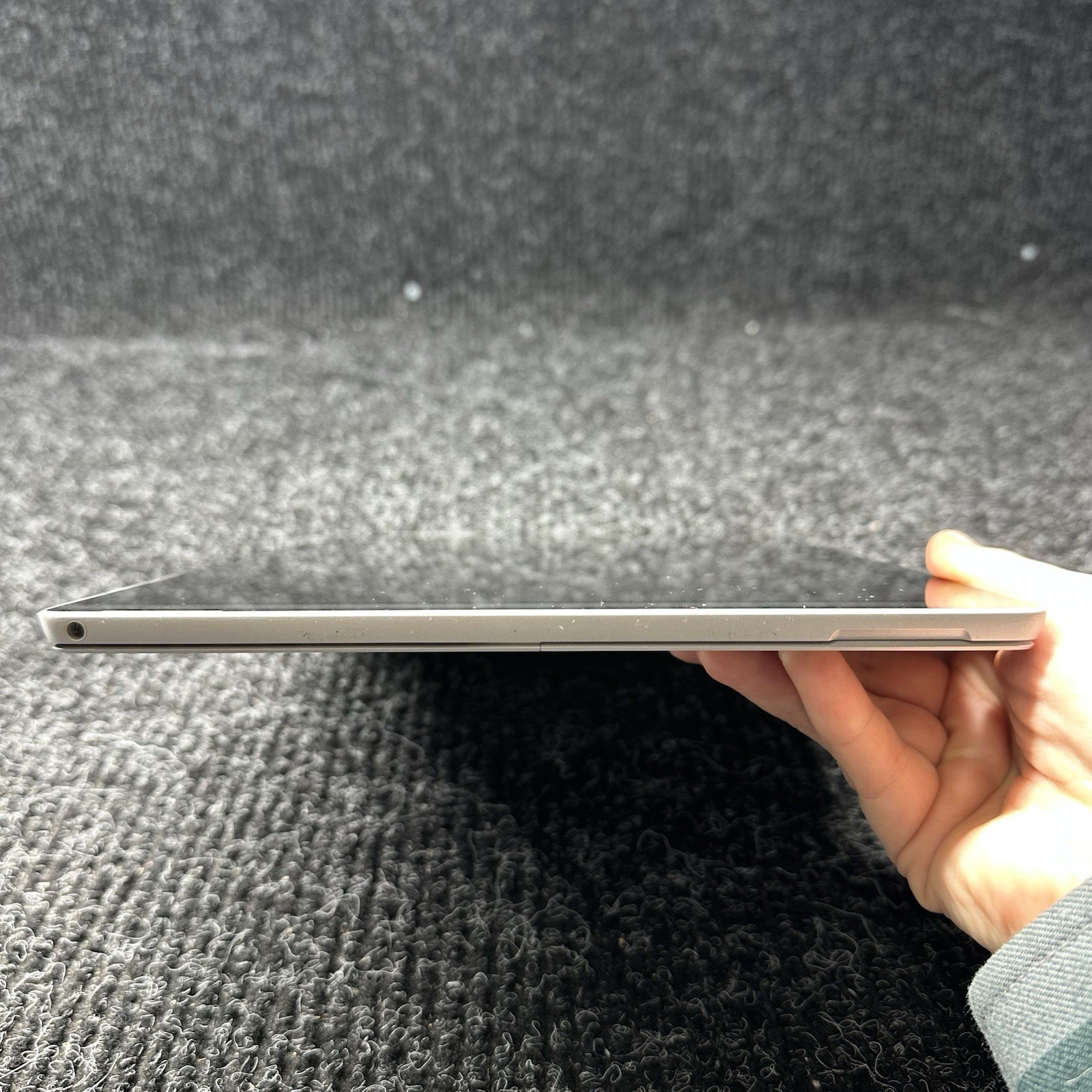 Microsoft Surface Pro 1796 i7-7660U 8GB RAM 256GB SSD W10 Pro No A/C 57% BATT