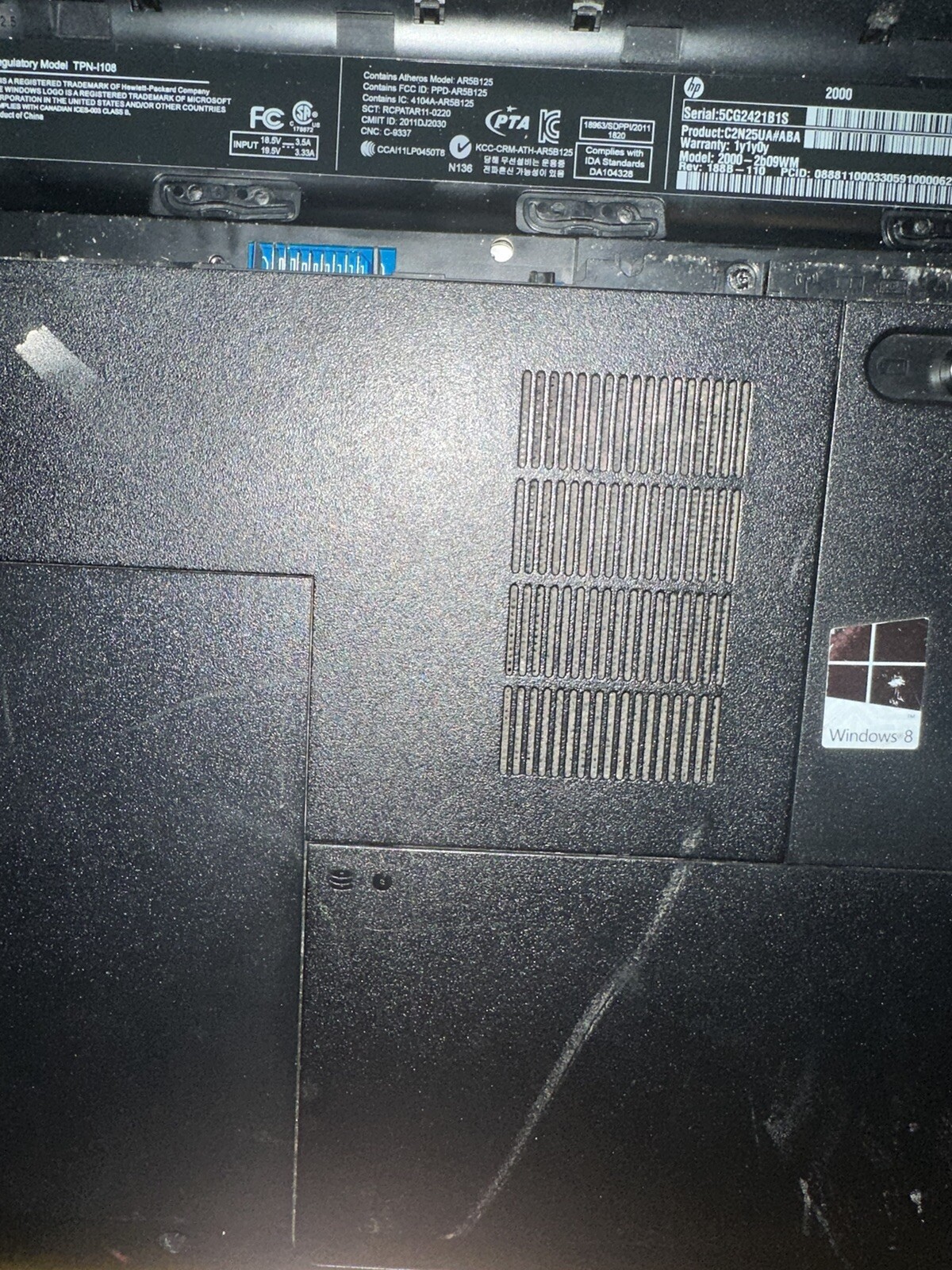 HP 2000-2b19WM Laptop 15″ AMD E-300 Blue Windows 8 For Parts Untested No Cord