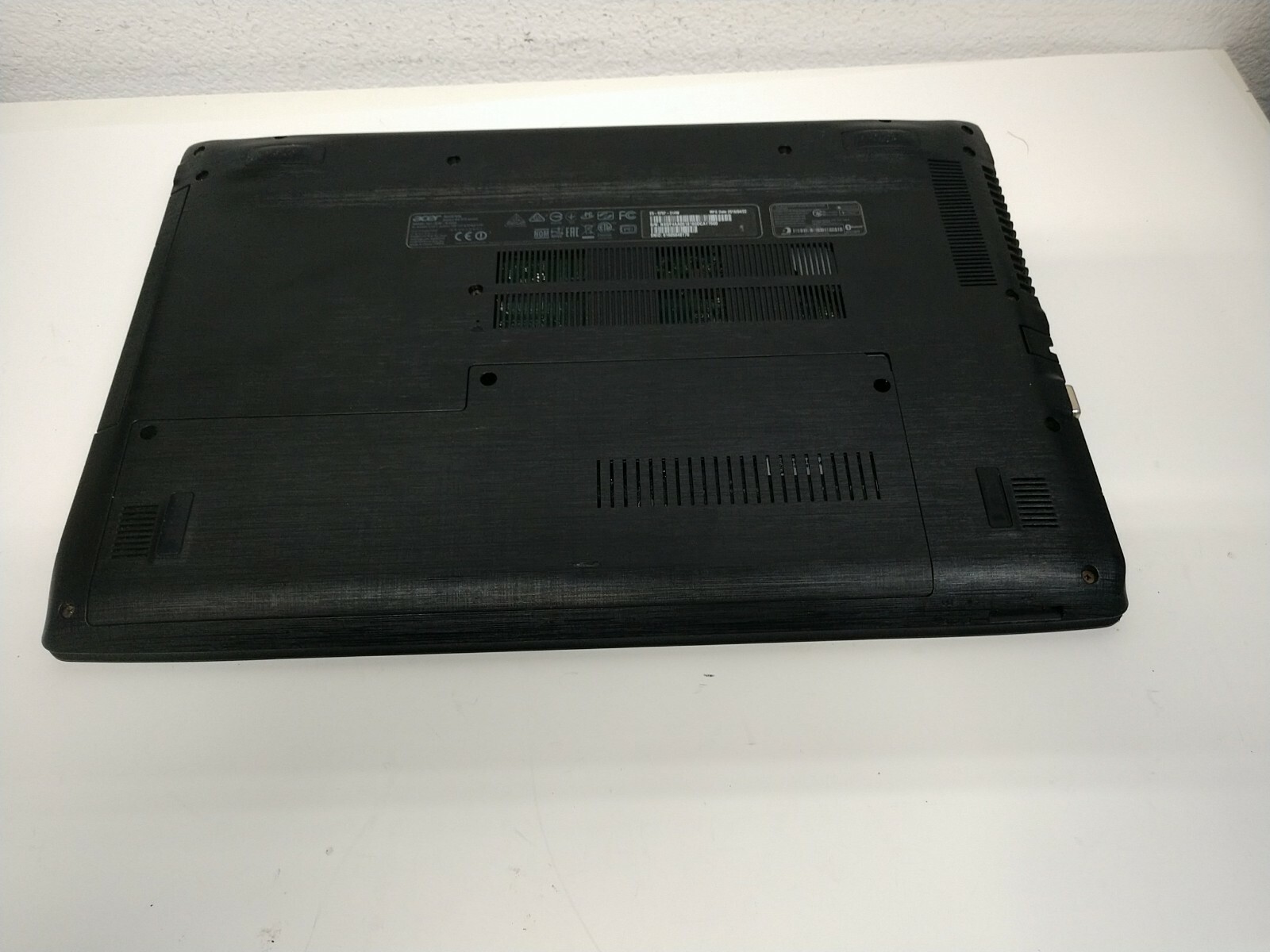 Acer Aspire E5 575 TOUCH Intel Core i3-6100U 2.3GHz 6GB 250GB SSD DVD Win10 READ