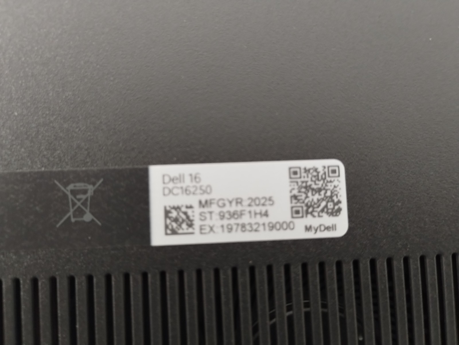 DELL 16 DC16250 MRYT3 Intel Core 7-150U, 1.80 GHz, 16 GB RAM, 1 TB NVMe SSD