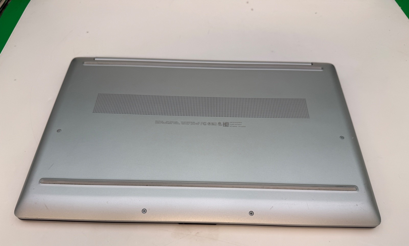 HP 17z-cp000-AMD Athlon Gold 3150U@2.4GHz 4GB DDR4 Ram 256GB NVME SSD W11H (790)