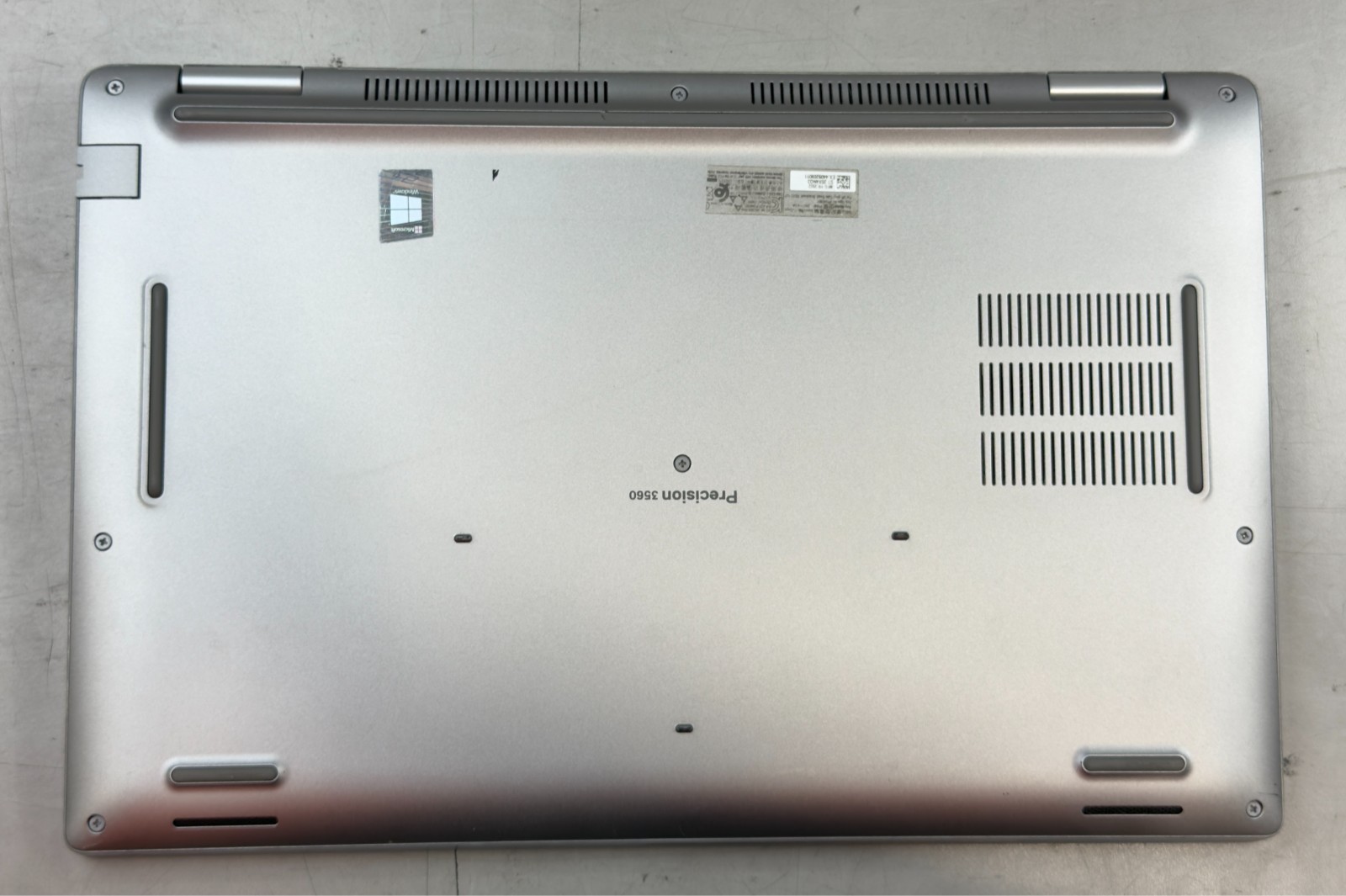 Dell Precision 3560 i7-1185G7 / 8GB RAM / T500 / NO SSD -RL6042