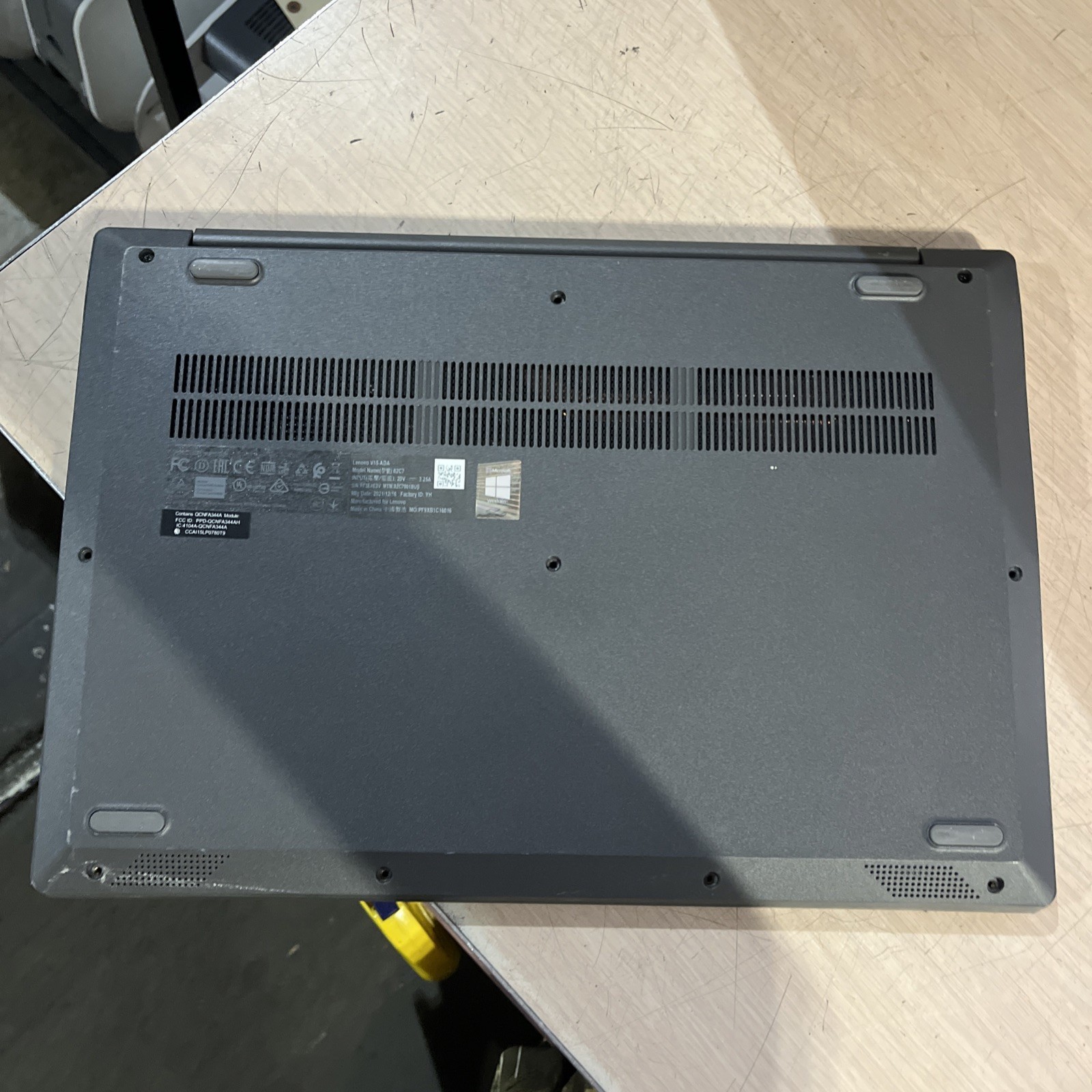 LENOVO V15-ADA AMD ATHLON GOLD 3150U 8GB RAM NO HD
