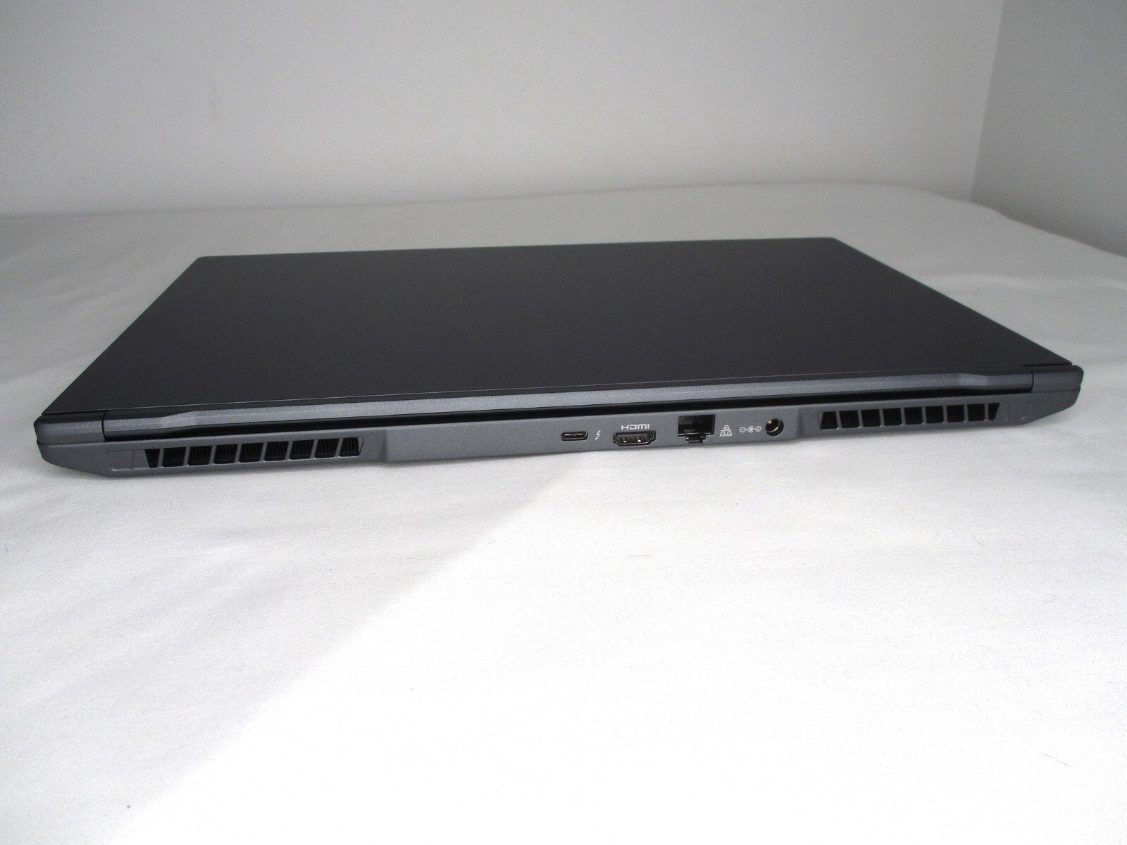 Intel Whitebook 15.6″ FHD i7-9750H 16GB 500GB SSD GTX 1660Ti Gaming Laptop Gray