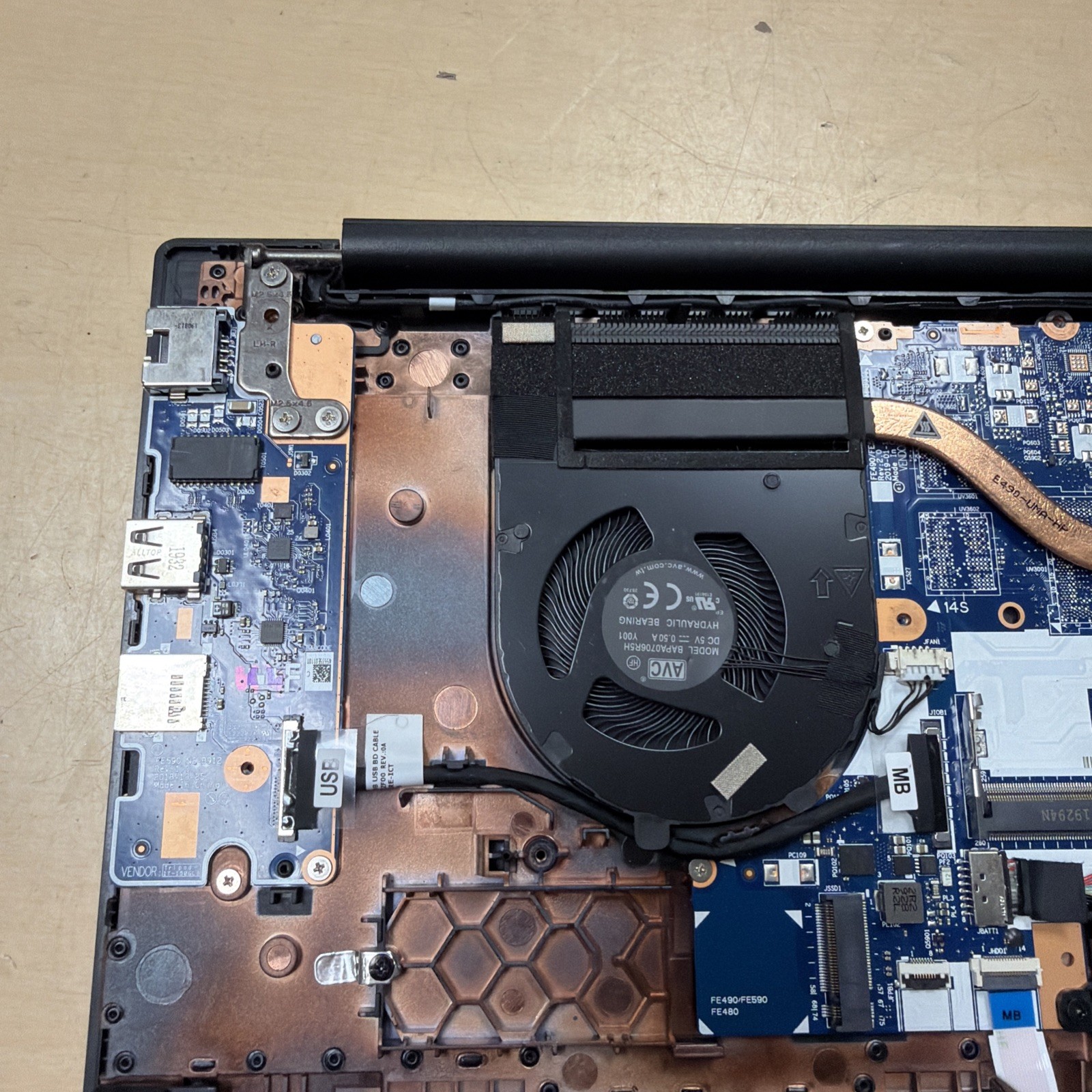 *PARTS Lenovo ThinkPad E590 i5-8265U 8GB RAM NO HD/OS