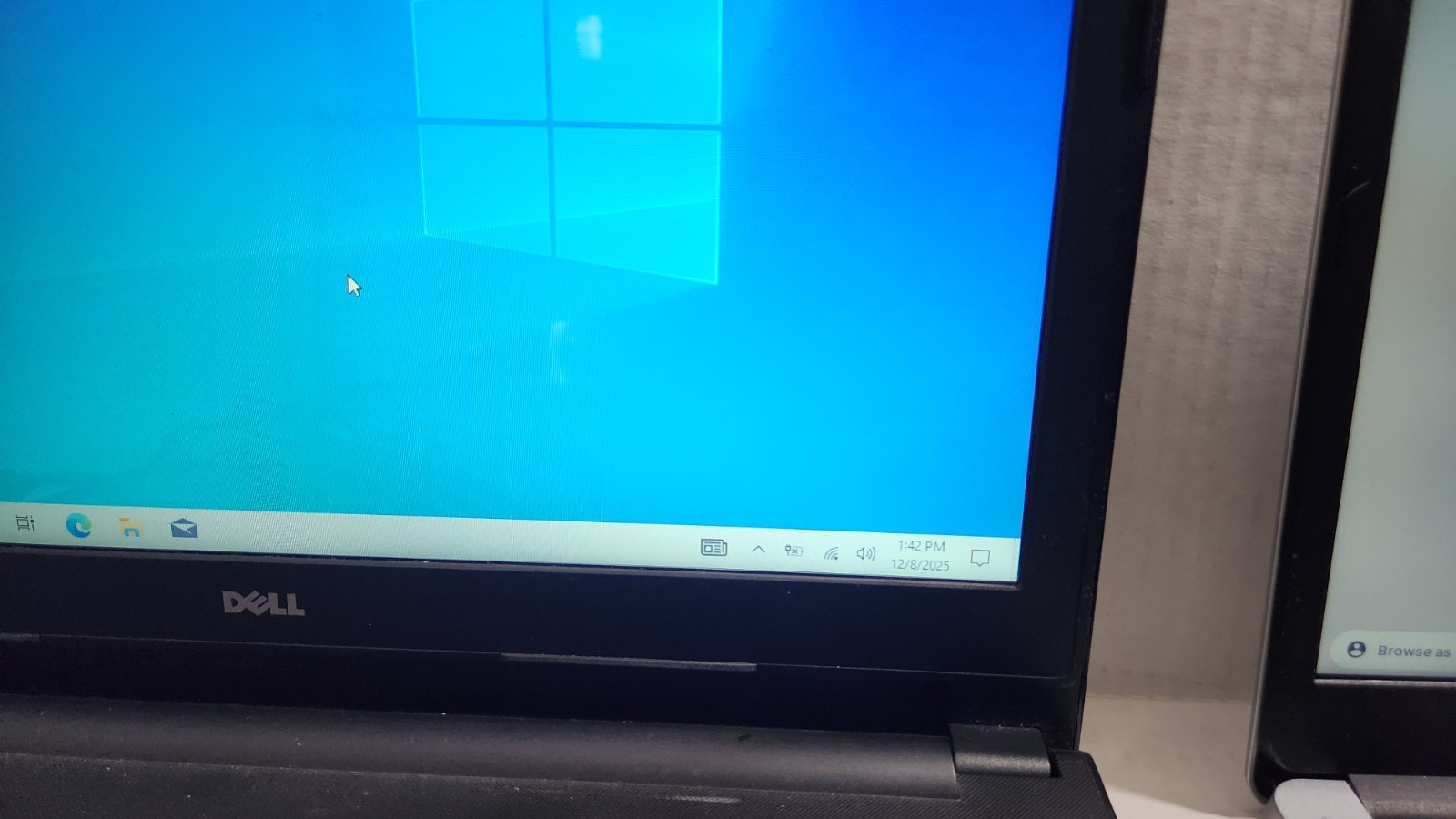 Lot Of 2 Laptops DELL Inspiron 1TB, 15 3000 intel i3 , ACER Chromebook 3h Series