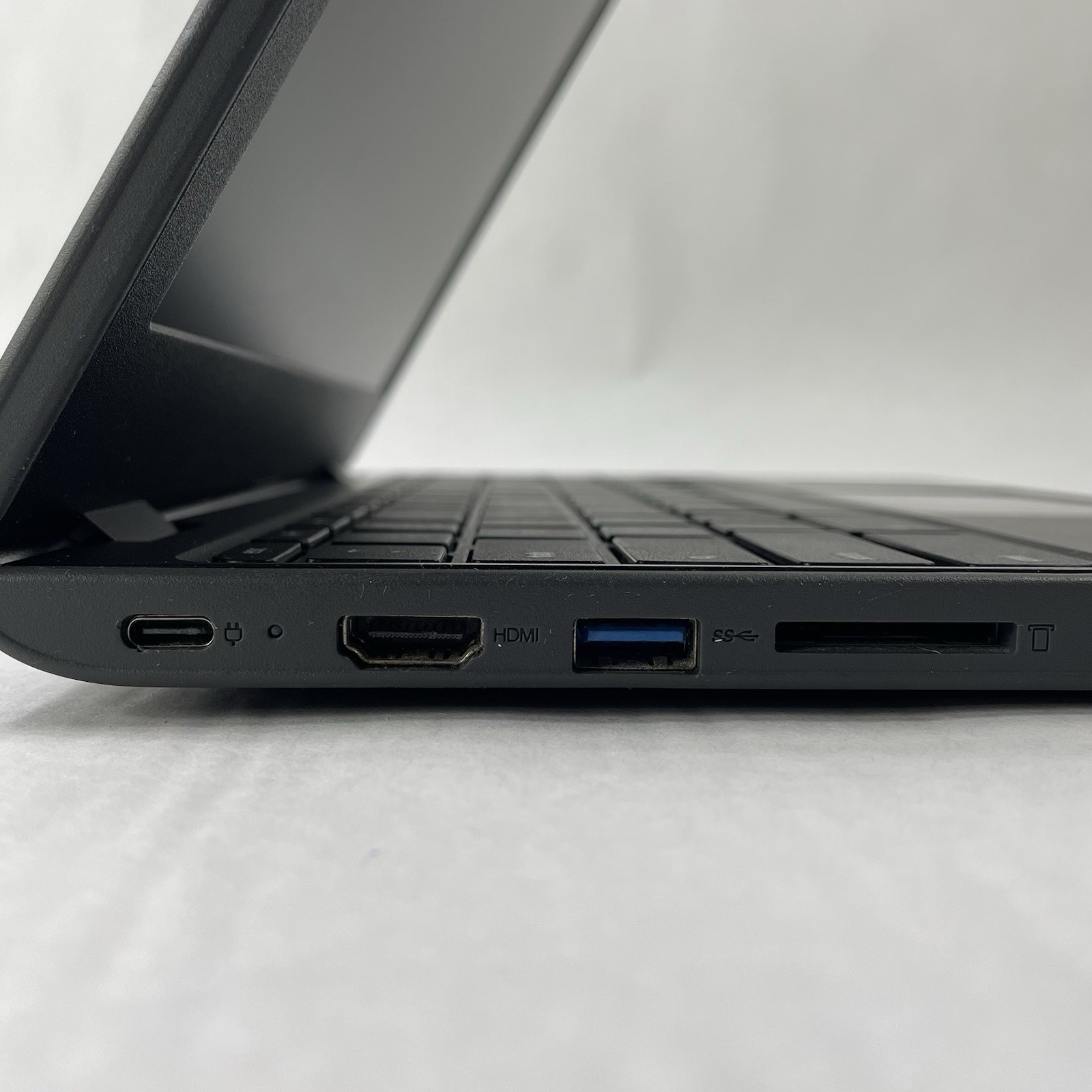 Lenovo 100e Chromebook Gen2 11.6″ Mediatek MT8173C 4GB RAM 16GB HDD No AC