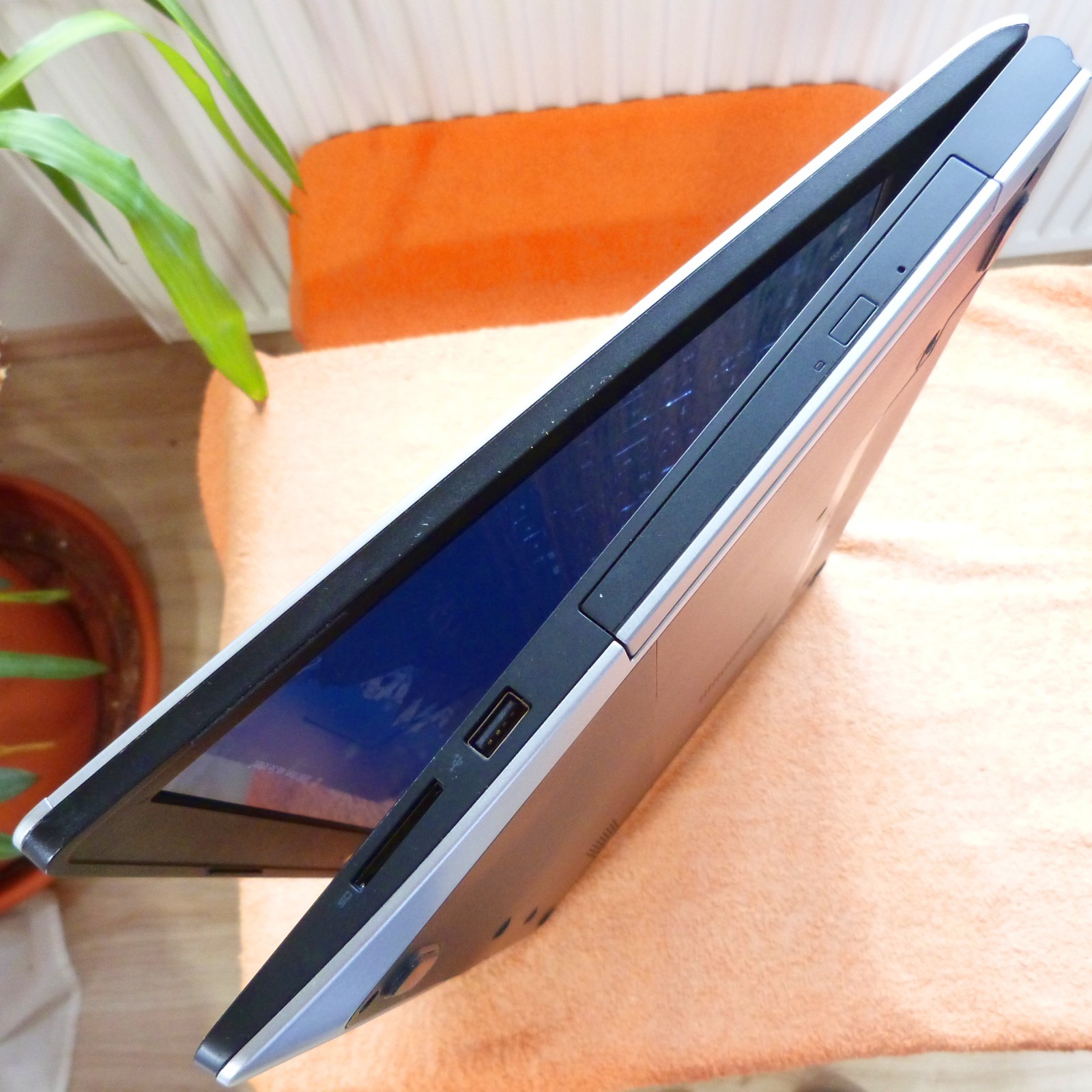 Dell 5748 METAL 17″ PREMIUM l SSD Windows 10 l MaxxAudio PROSound HDMI USB3