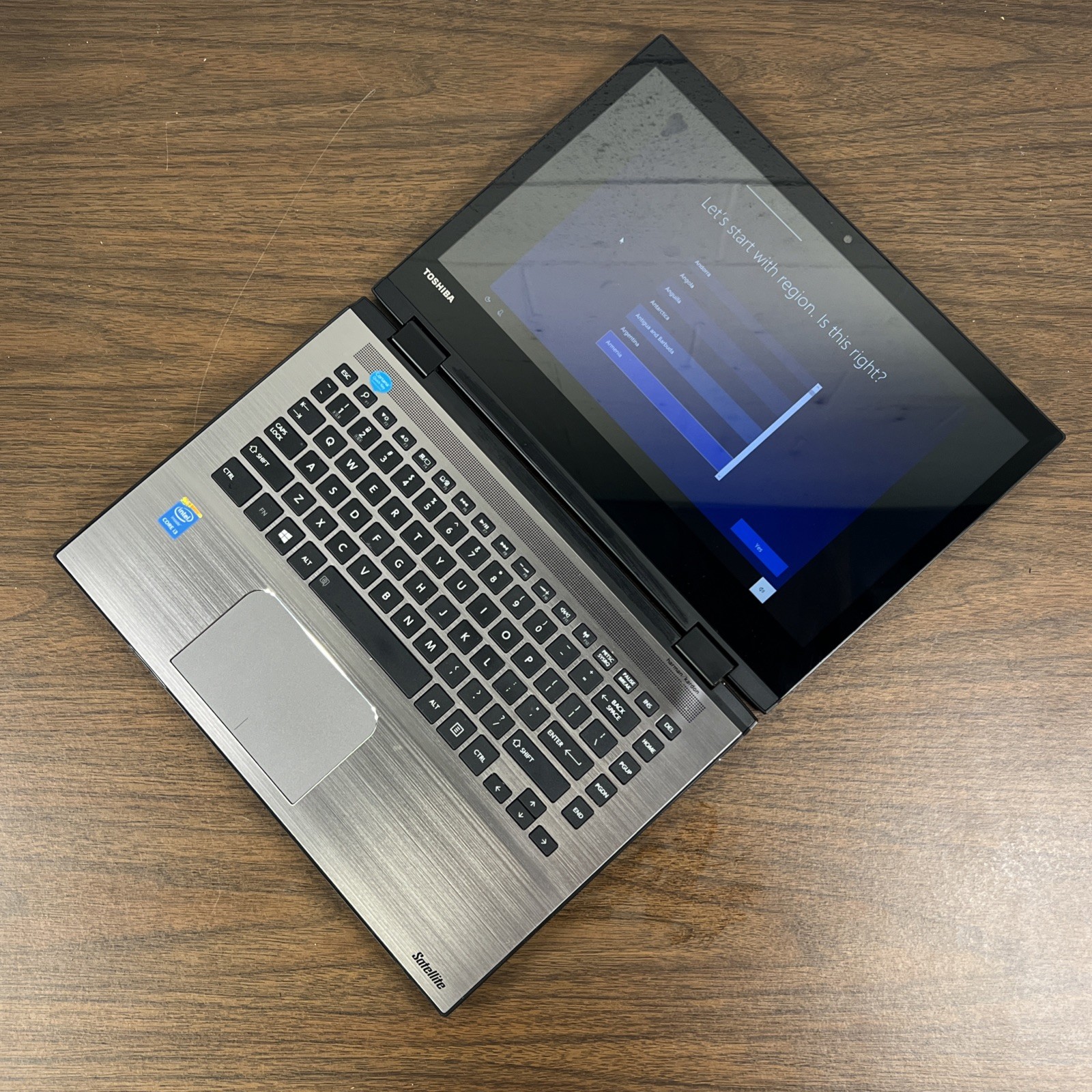 Toshiba Satellite E45W-C4200X 14in. 500GB, 6GB RAM Intel Core i3 5th Gen. 2.1GHz