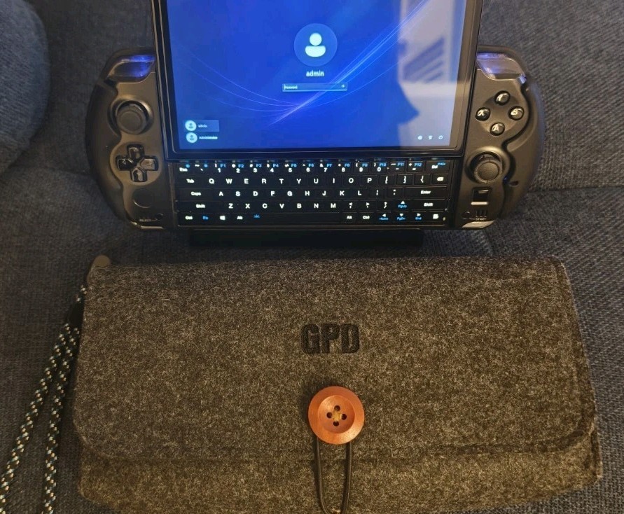 GPD Win 4 2023 7640U Handheld Gaming PC 16gb Ram, 512gb SSD, Dock, Case, Box