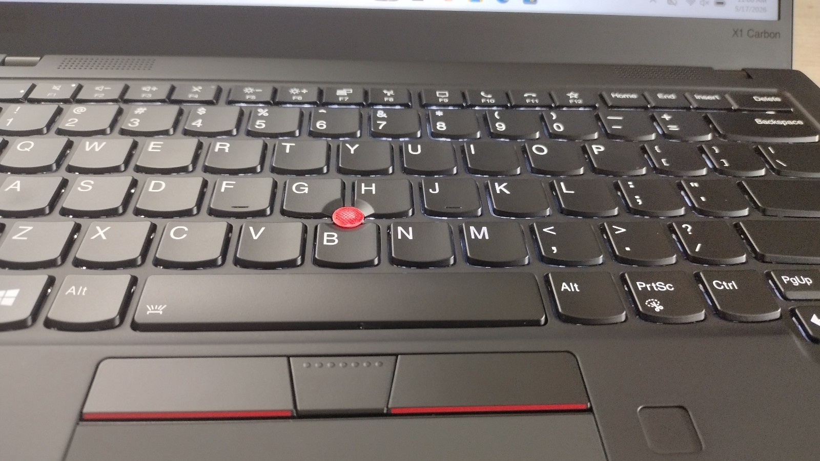 Cheap! Lenovo ThinkPad X1 Carbon Gen 8 14″ Laptop i7-10510 16GB 256GB Backlit