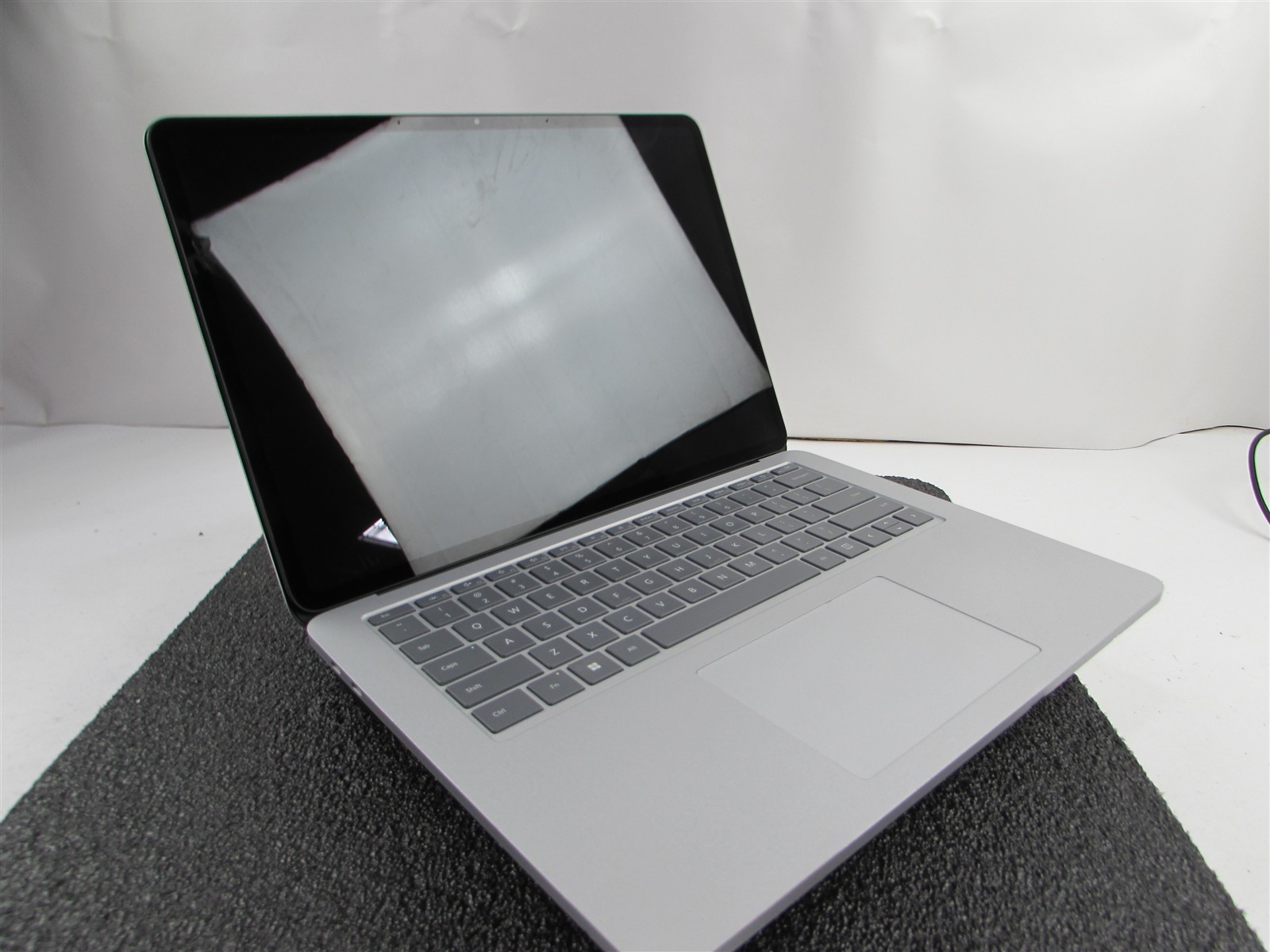 Microsoft Surface Laptop Studio 1964 i7-11370H 1TB SSD 32GB RTX A2000 *No A/C*