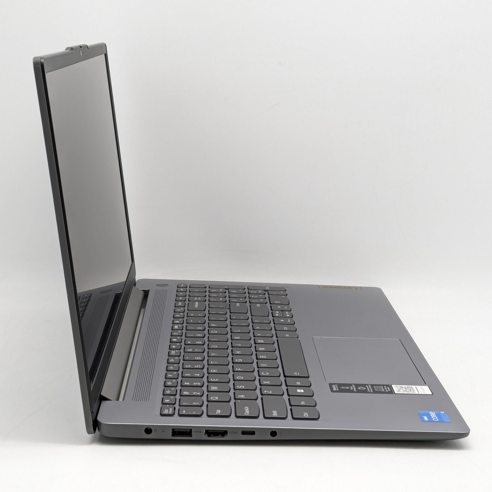 Lenovo IdeaPad Slim 3 15IRU8 15.6″ i3-1315U 8GB DDR5 256GB SSD Windows 11 Home