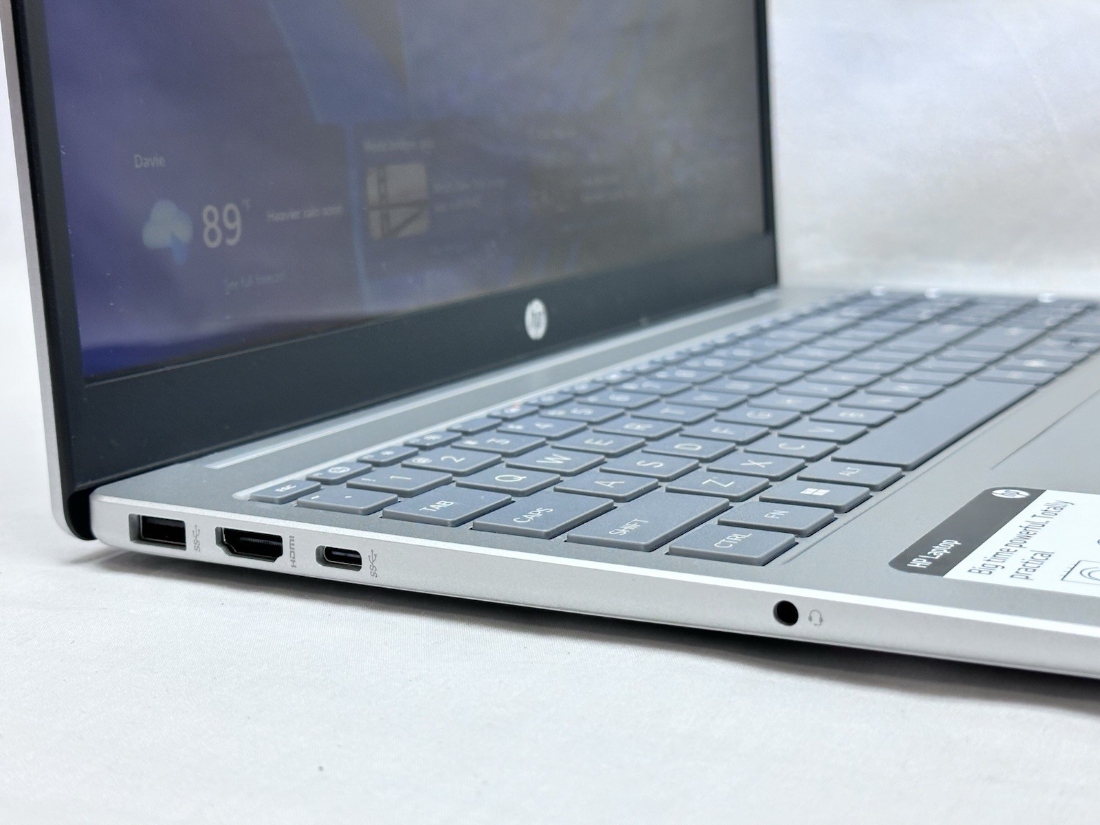 HP Laptop 15-fc0xxx 15.6” Ryzen 5 7520U 16GB Win 11 Home Silver Touchscreen