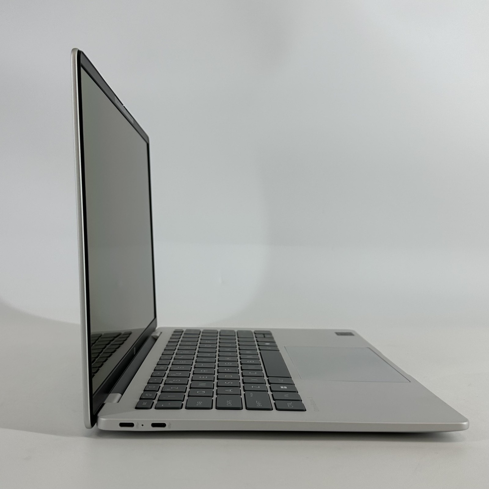 HP OmniBook 5 14 Glacier Silver 2K 3.2 GHz X Plus 16GB 1TB SSD Excellent