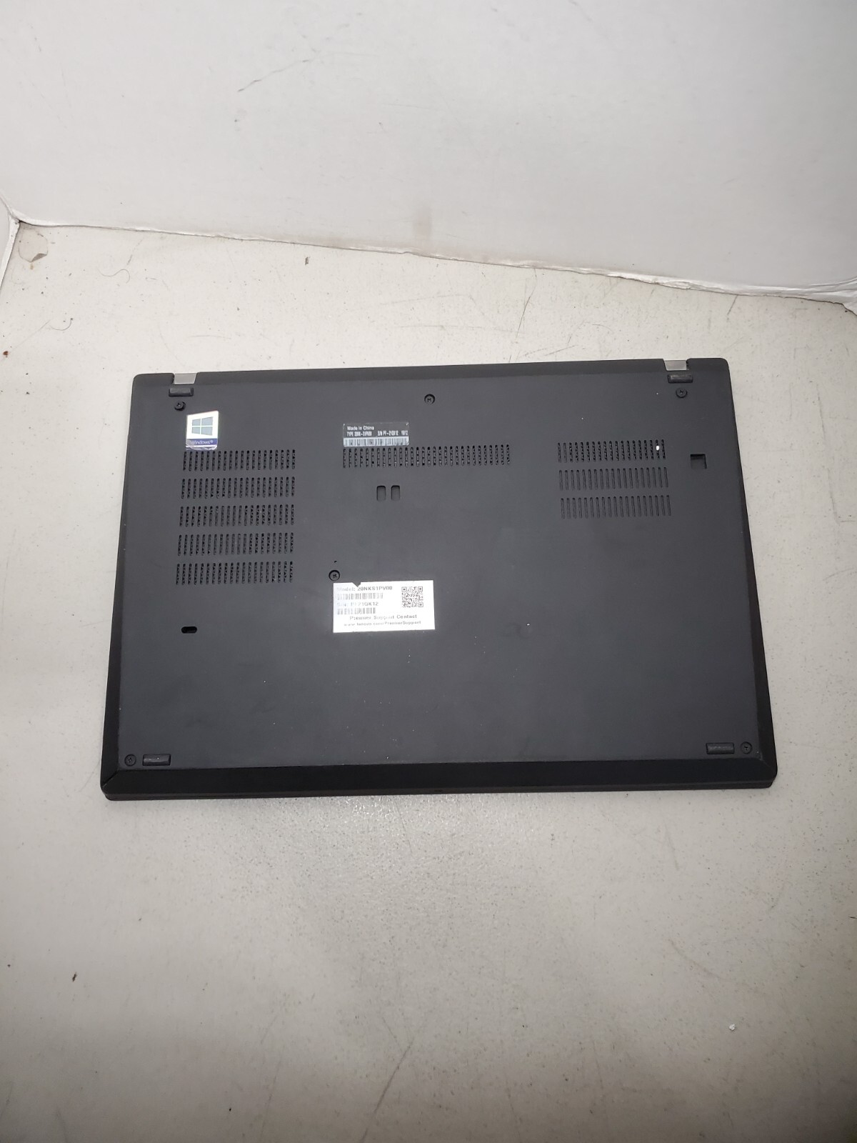 Lenovo Thinkpad E595 14″ AMD Ryzen 5 3500U 8GB NO SSD/OS! CRACKED LCD! #69