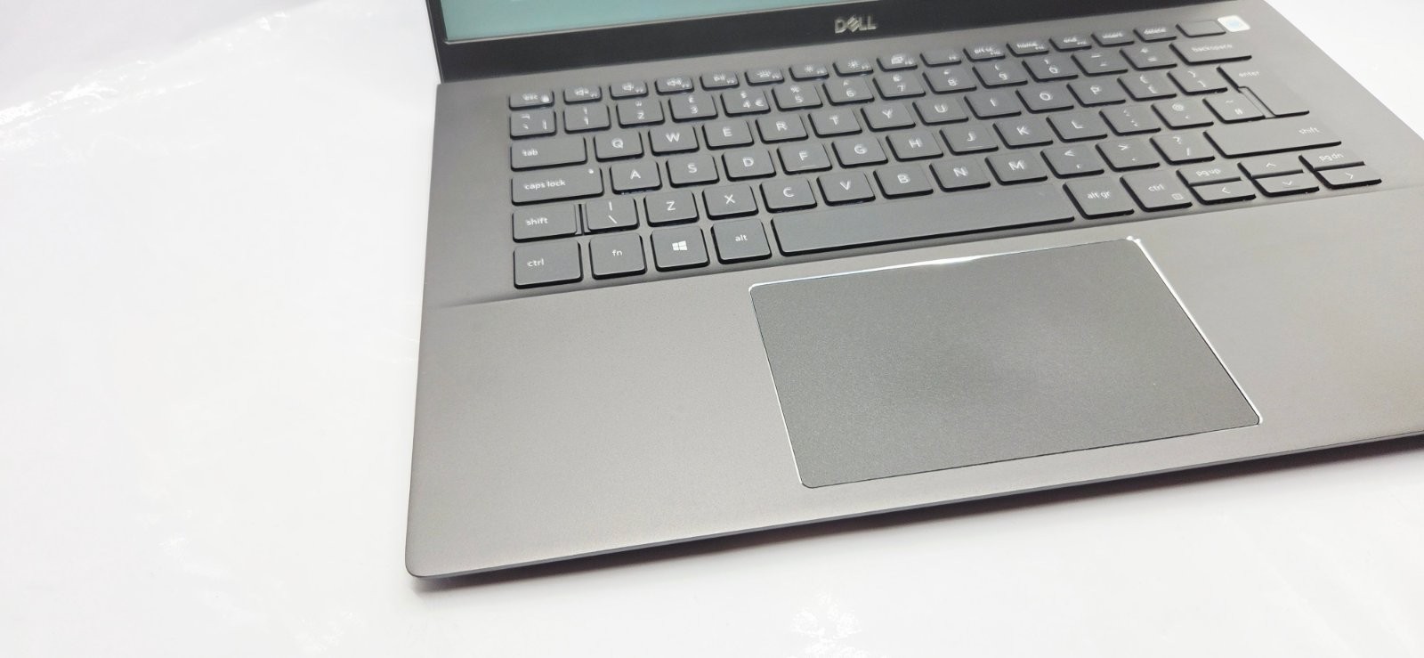 D​ell Vostro 5402 Laptop Core i5-1135G7 8GB 256GB SSD Windows 11 Pro