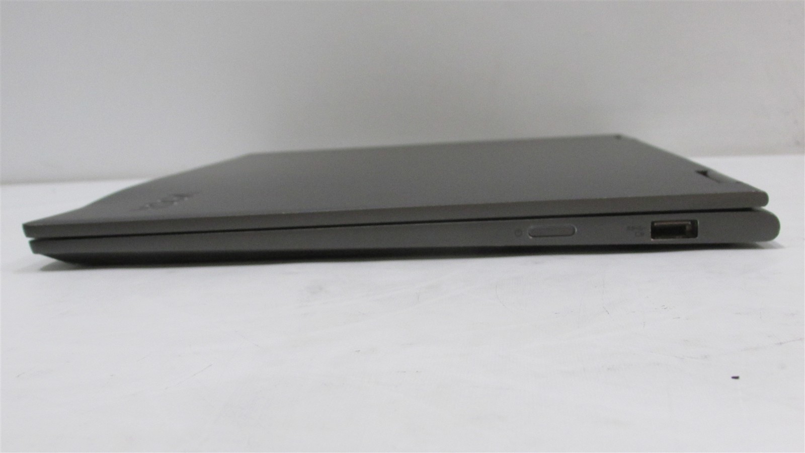 Lenovo Yoga 730-13IKB i7-8550U 1.8GHz 8GB RAM 256GB NVME 13″ W11H 2-in-1 DENTS