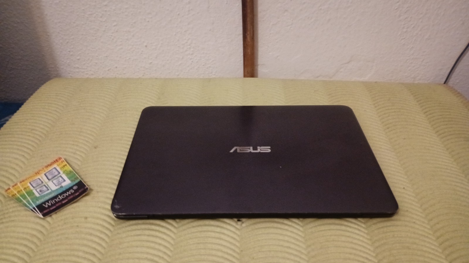 Asus VioBook UX303F 13.3″ FULLHD M-5Y10C 8gb 256gb ssd m2 win11