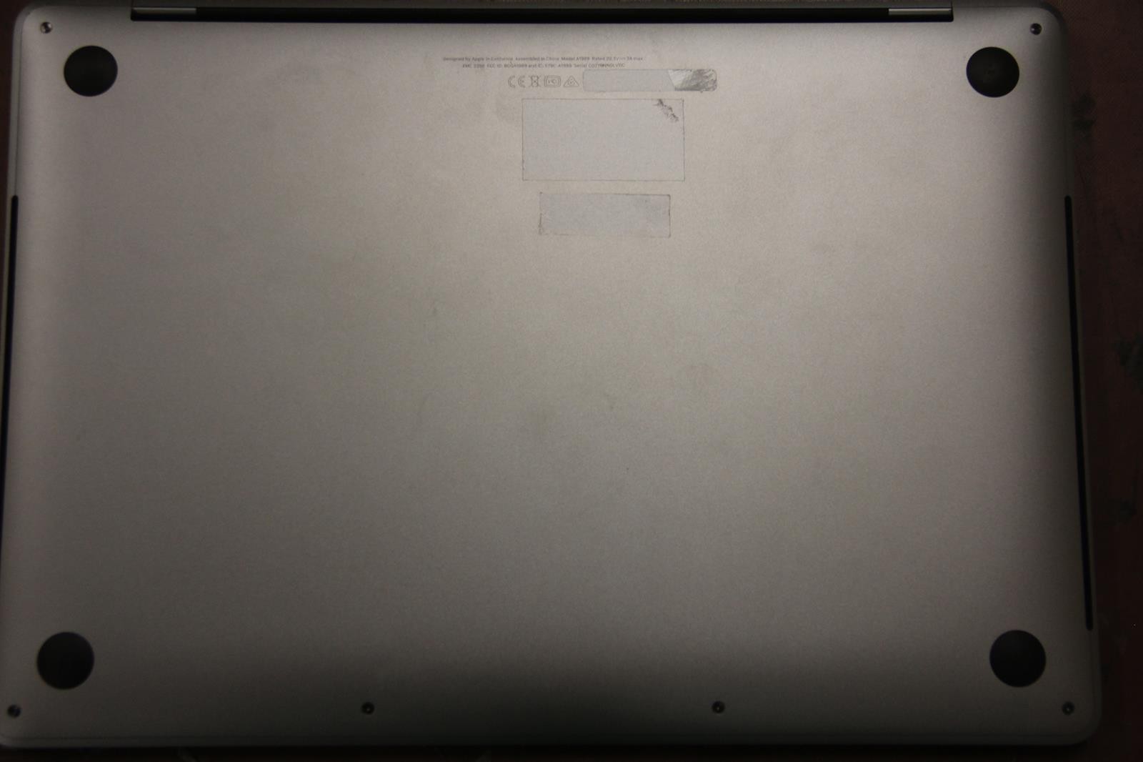 APPLE A1989 8GB RAM 256GB SSD i5 2.40GHz 13-Inch MacBookPro with Charger