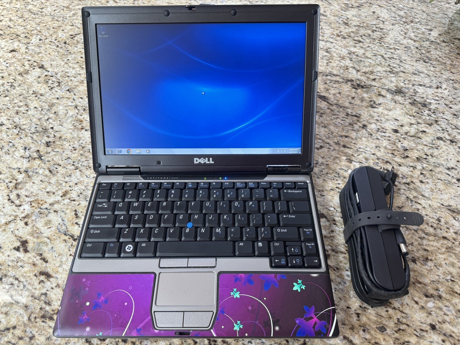 Dell Latitude D430 Core2 Duo 1.33GHz 2GB RAM 60GB HDD Win 7 Pro 32 w/ Media Dock