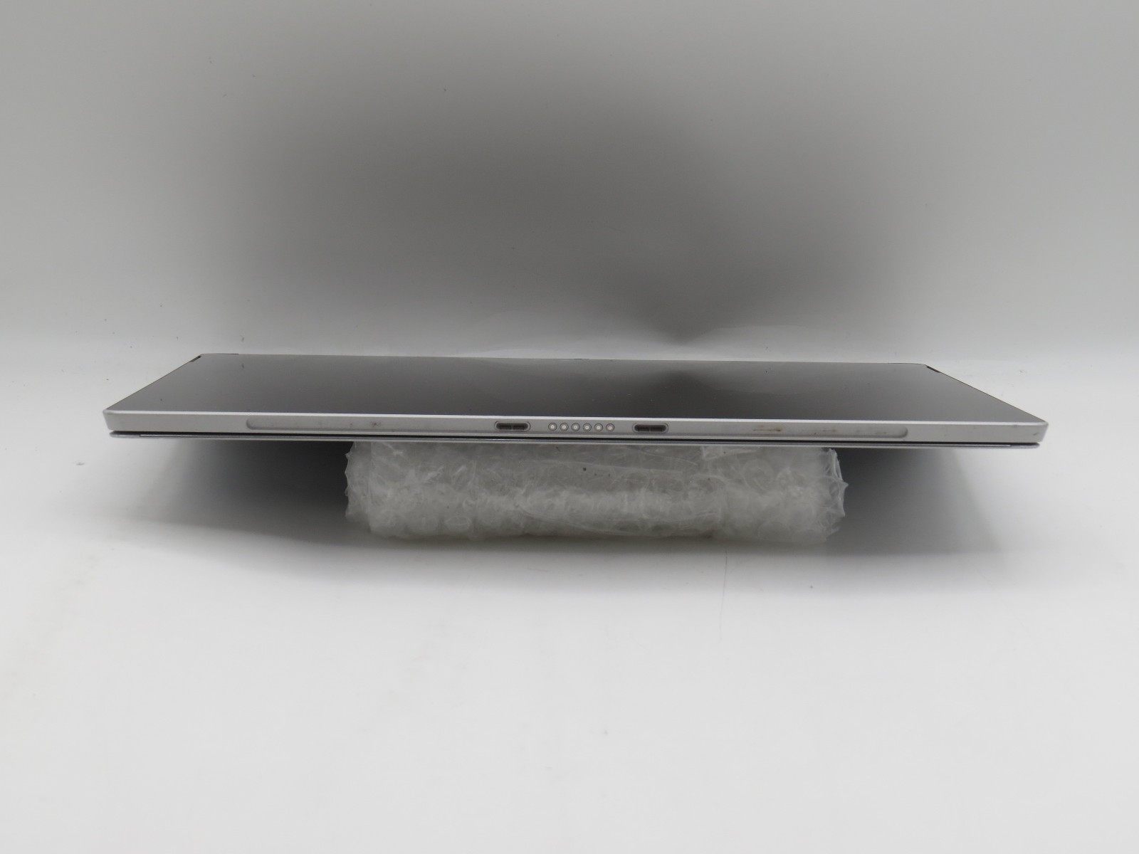 Microsoft Surface Pro 4 i5-6300U@2.4GHz 8GB RAM 12″ 256GB HD No OS/AC