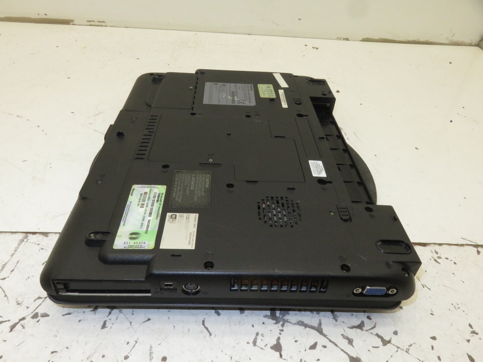 Toshiba Satellite A105-S4201 Laptop Intel Core Solo 512MB Ram No HDD/Battery