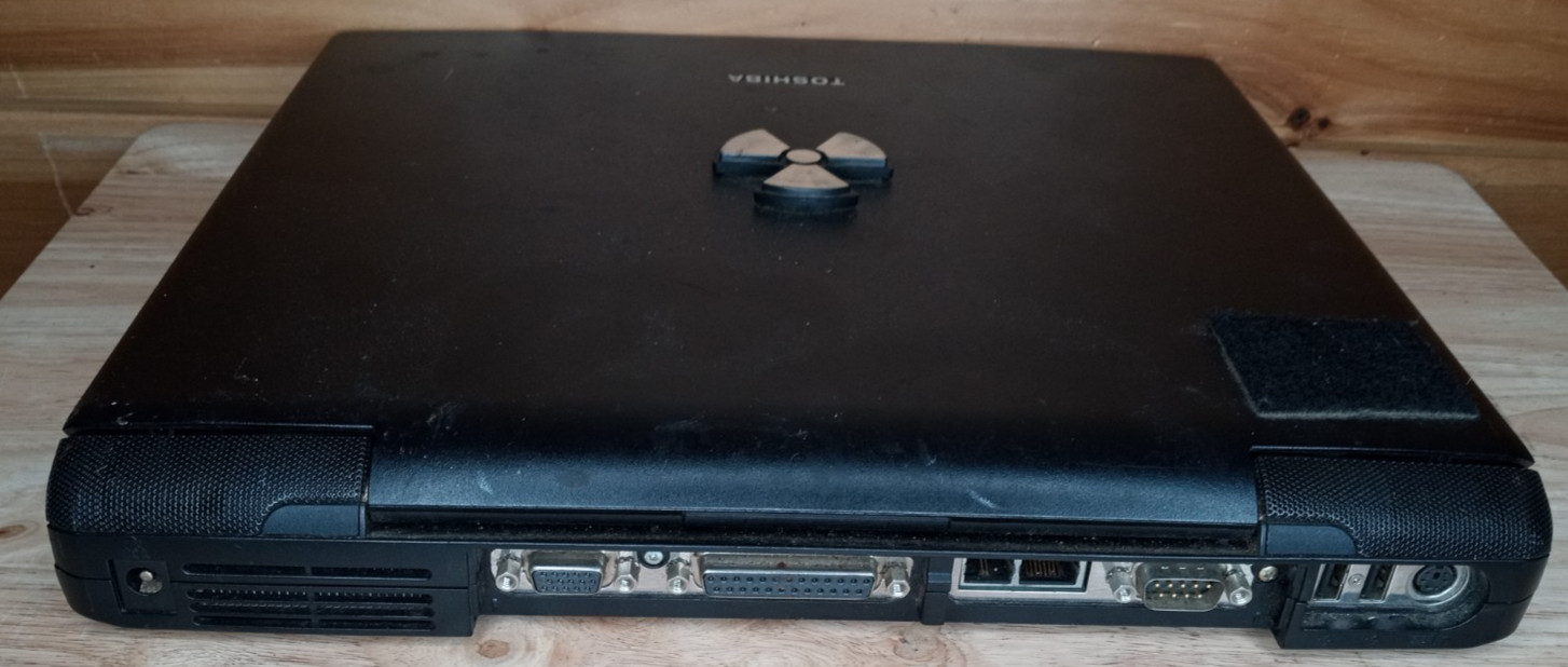 Vintage Toshiba Tecra TE2100 Laptop Parts/Repair Pentium 4 Win XP Nvidia
