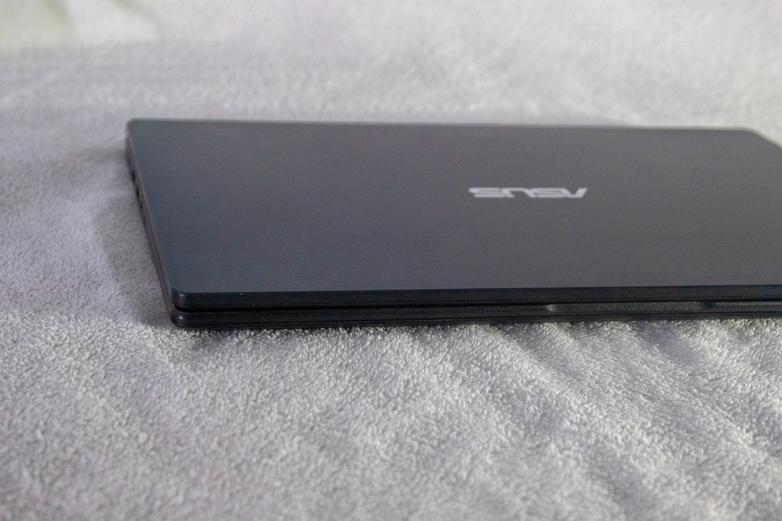ASUS Vivobook go 14″ Laptop Dark Blue Intel Pentium N6000 Condition: Excellent