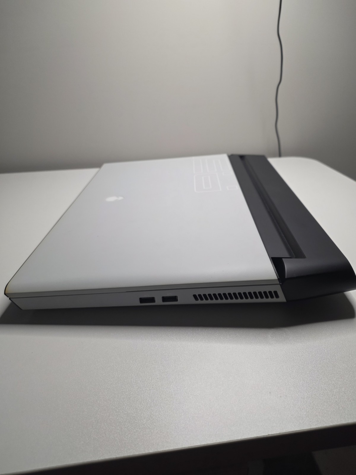 Alienware Area-51m Laptop, RTX 2080, i7-9700K, 16GB RAM, 512GB SSD + 1TB HDD